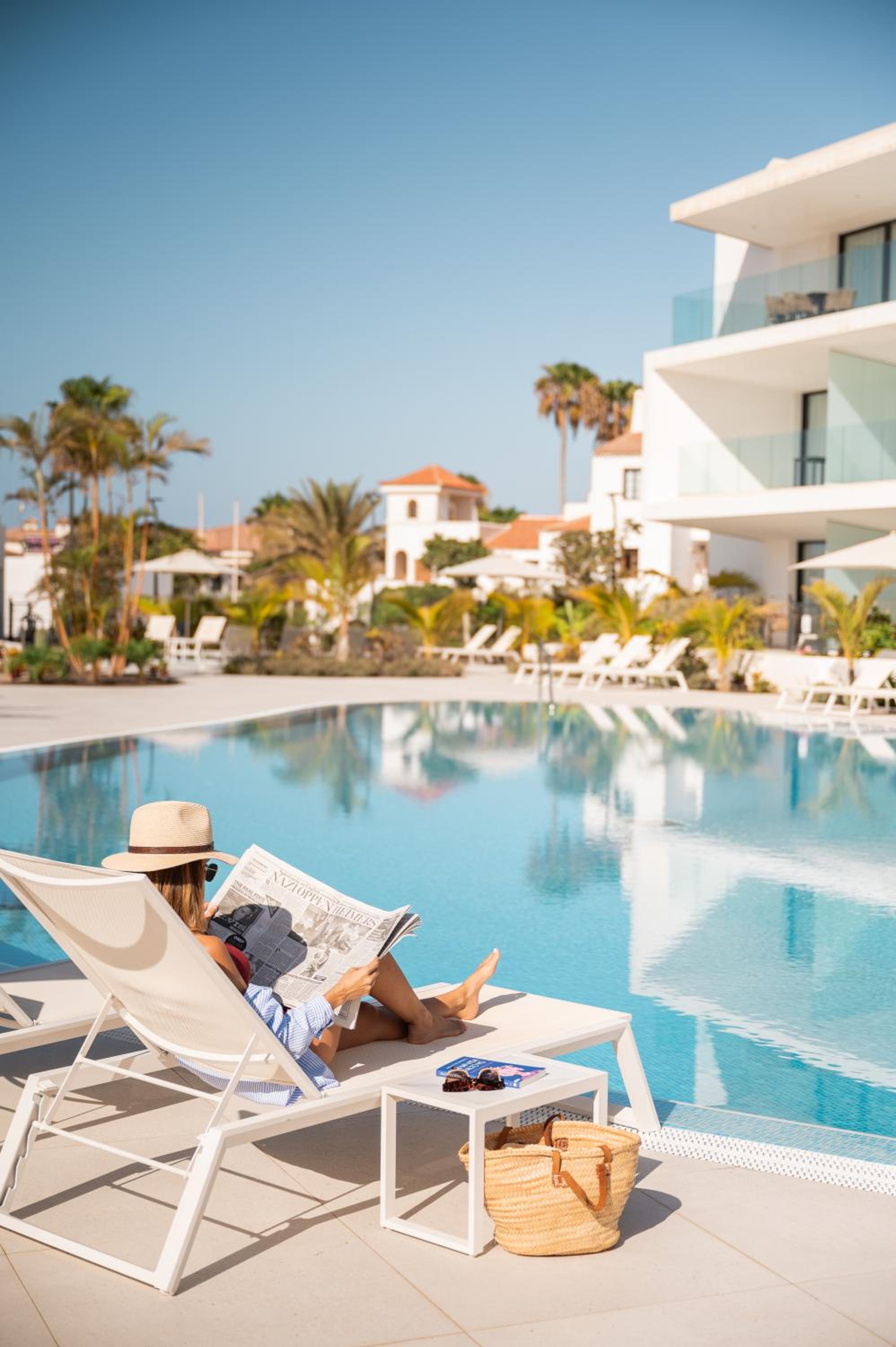 Apartamento con vista a la piscina