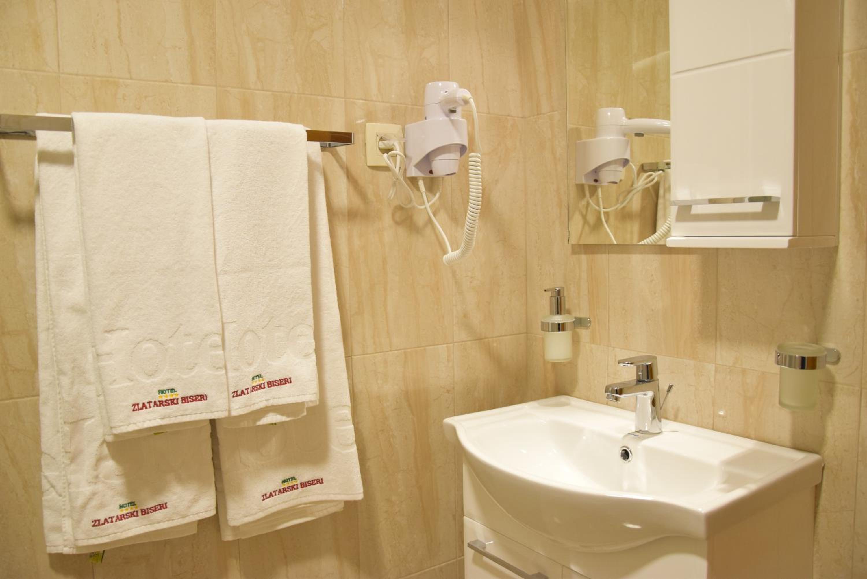 Standard Double Room - Photo 6