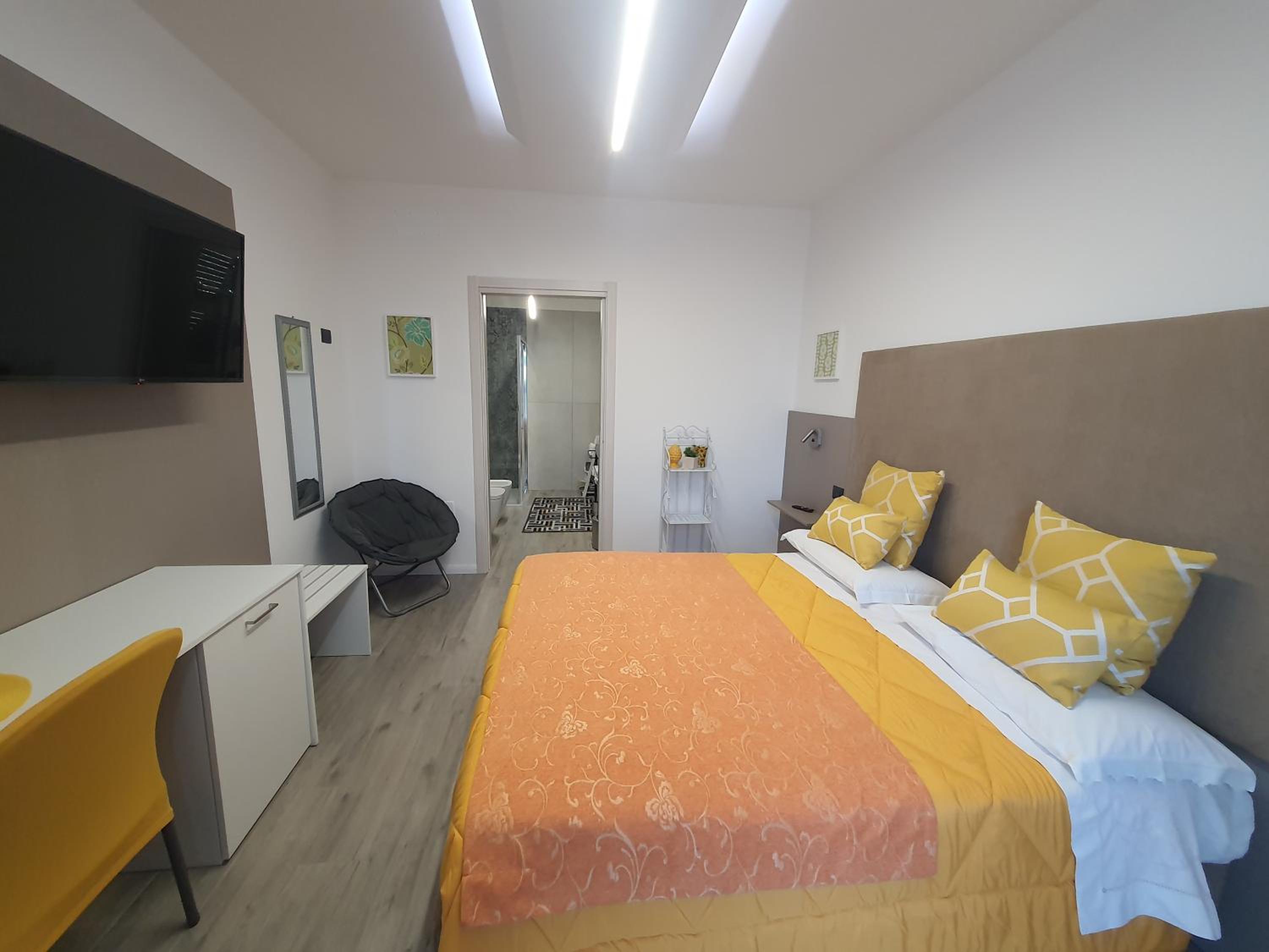 Deluxe Double Room - Photo 3