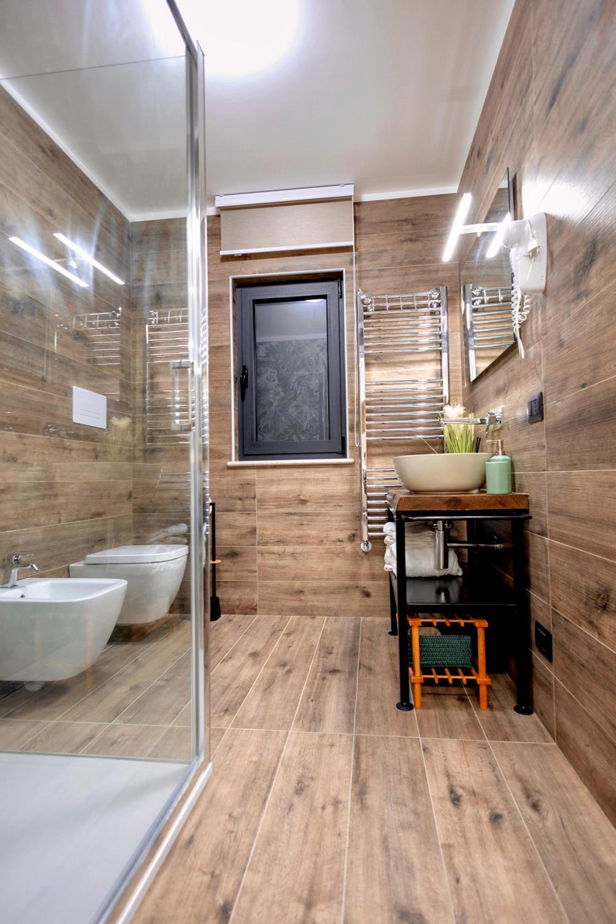 Deluxe Suite with Spa Bath - Photo 1