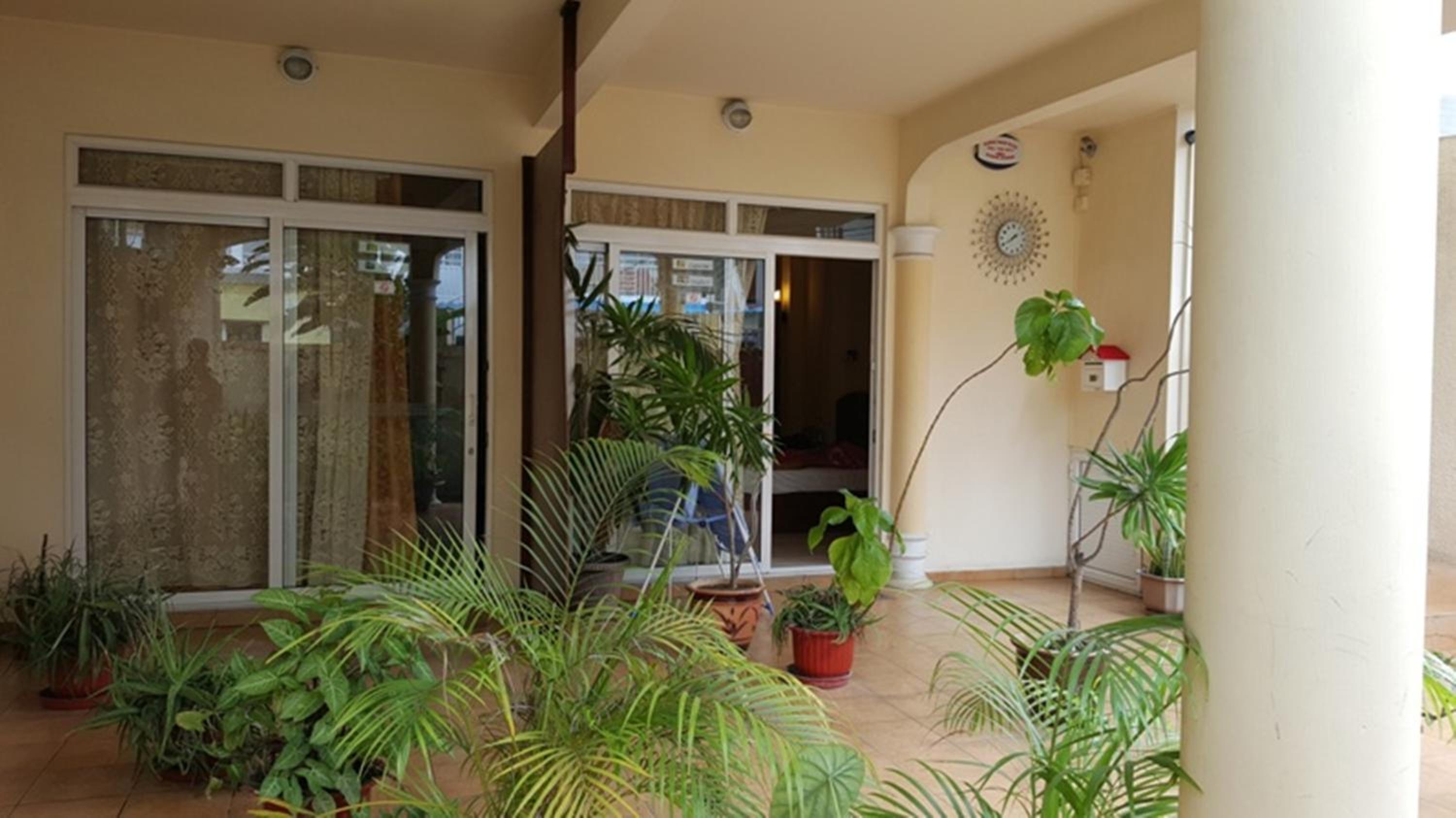 Apartamento de 2 habitaciones con cocina pequeña