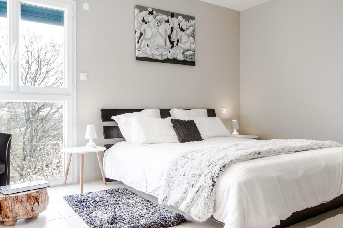 Queen Room with Garden View