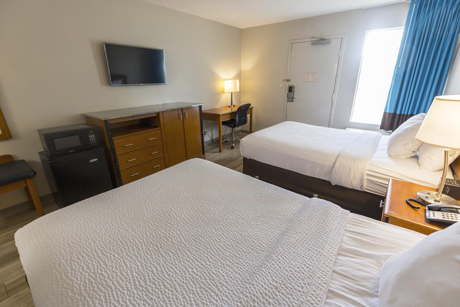 Double Room with Two Double Beds - Pet Friendly/Non-Smoking - Photo 3