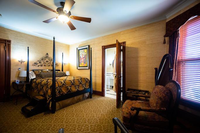 Deluxe Double Room with Shower photo 3