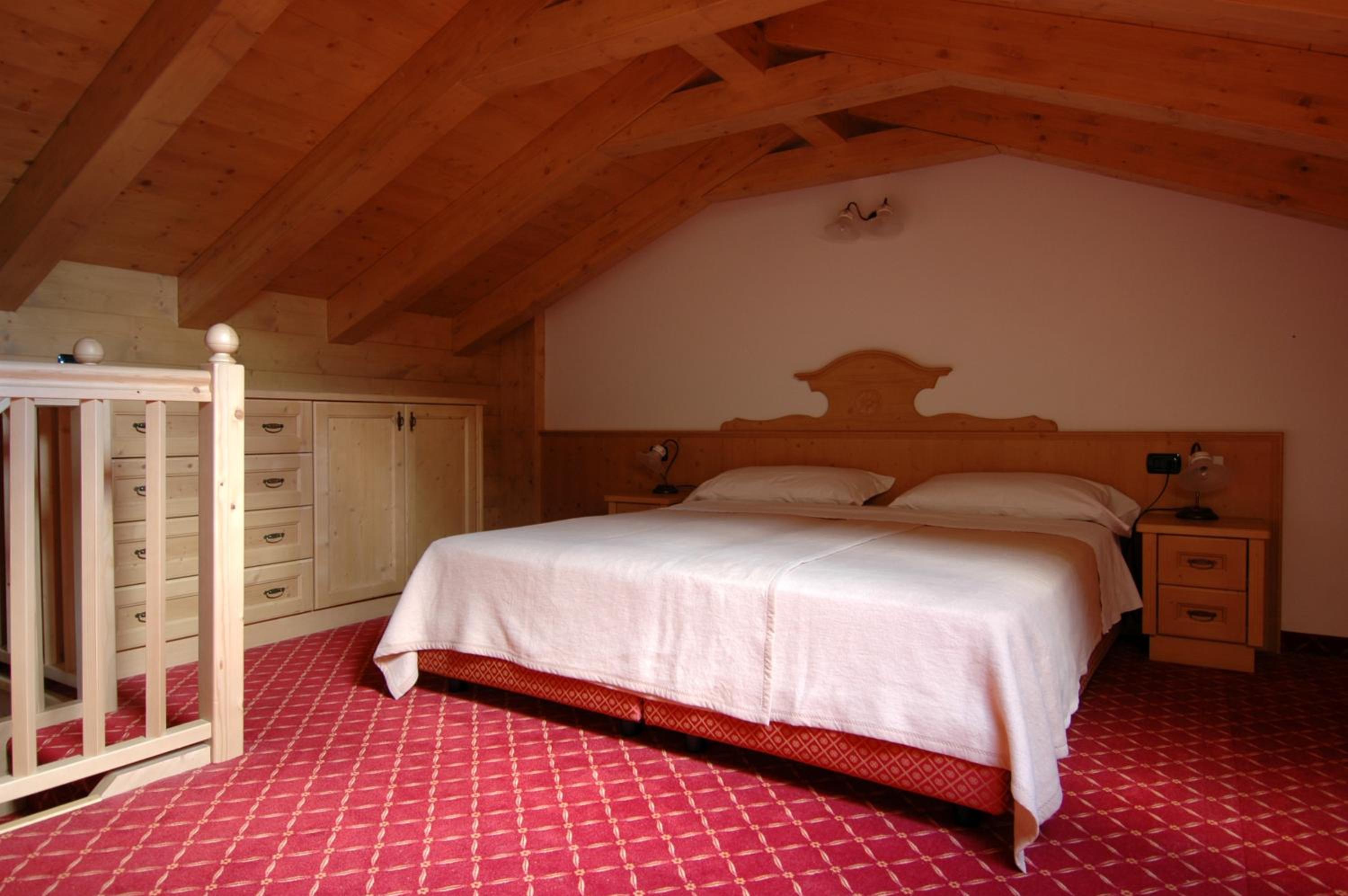 Two-Bedroom Apartment (6 Adults)
