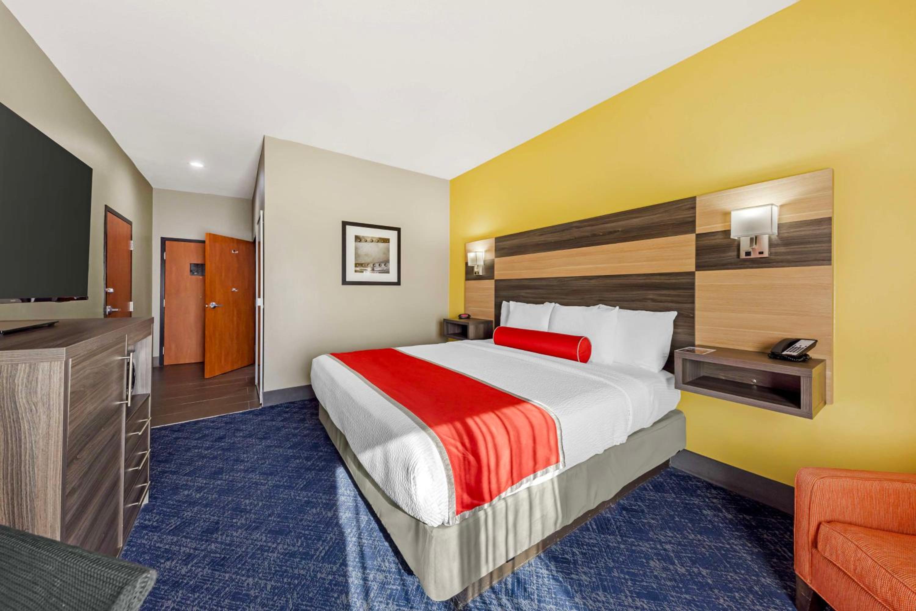 King Room with Bath Tub - Communication Assistance/Non-Smoking photo 2