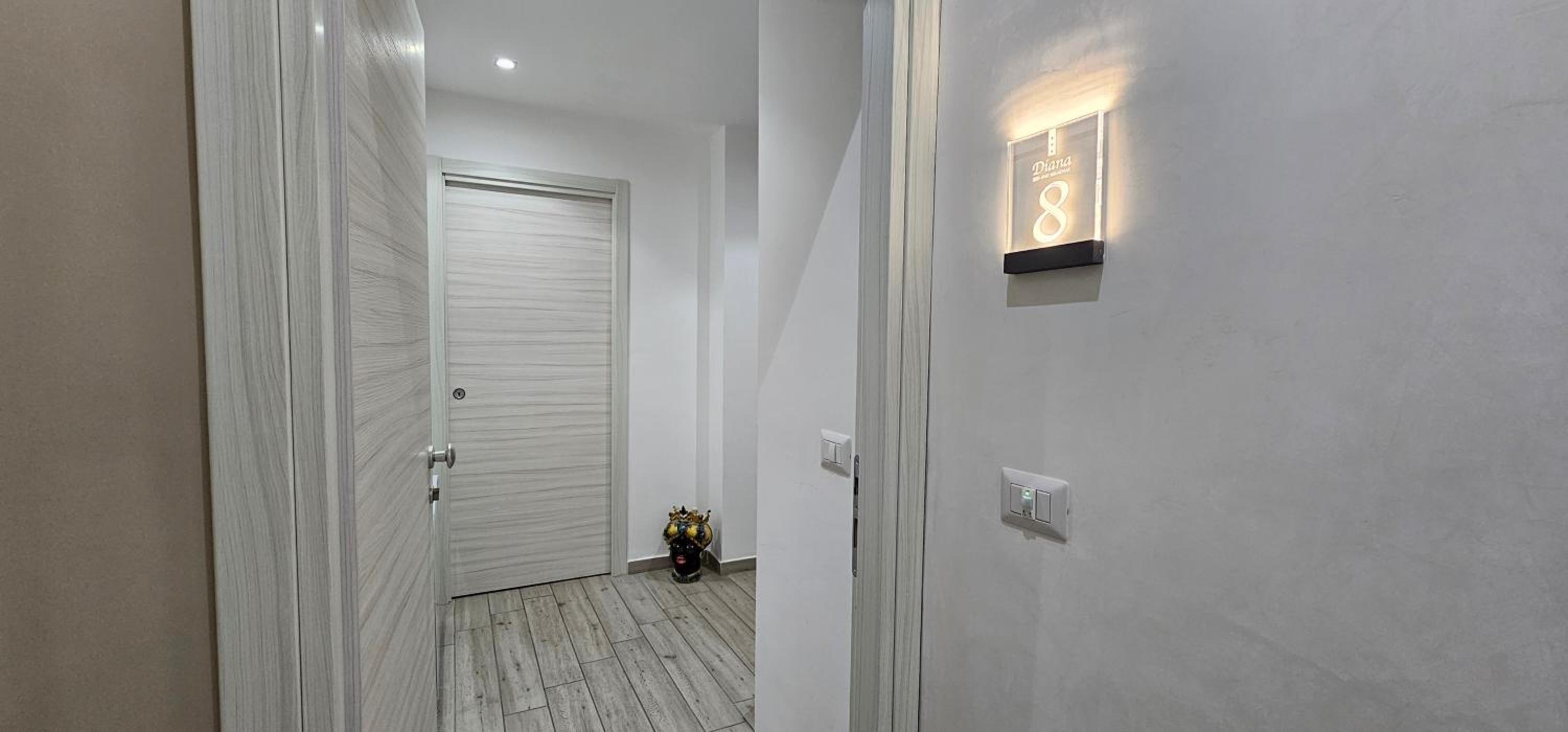 Single Room with Private Bathroom photo 1