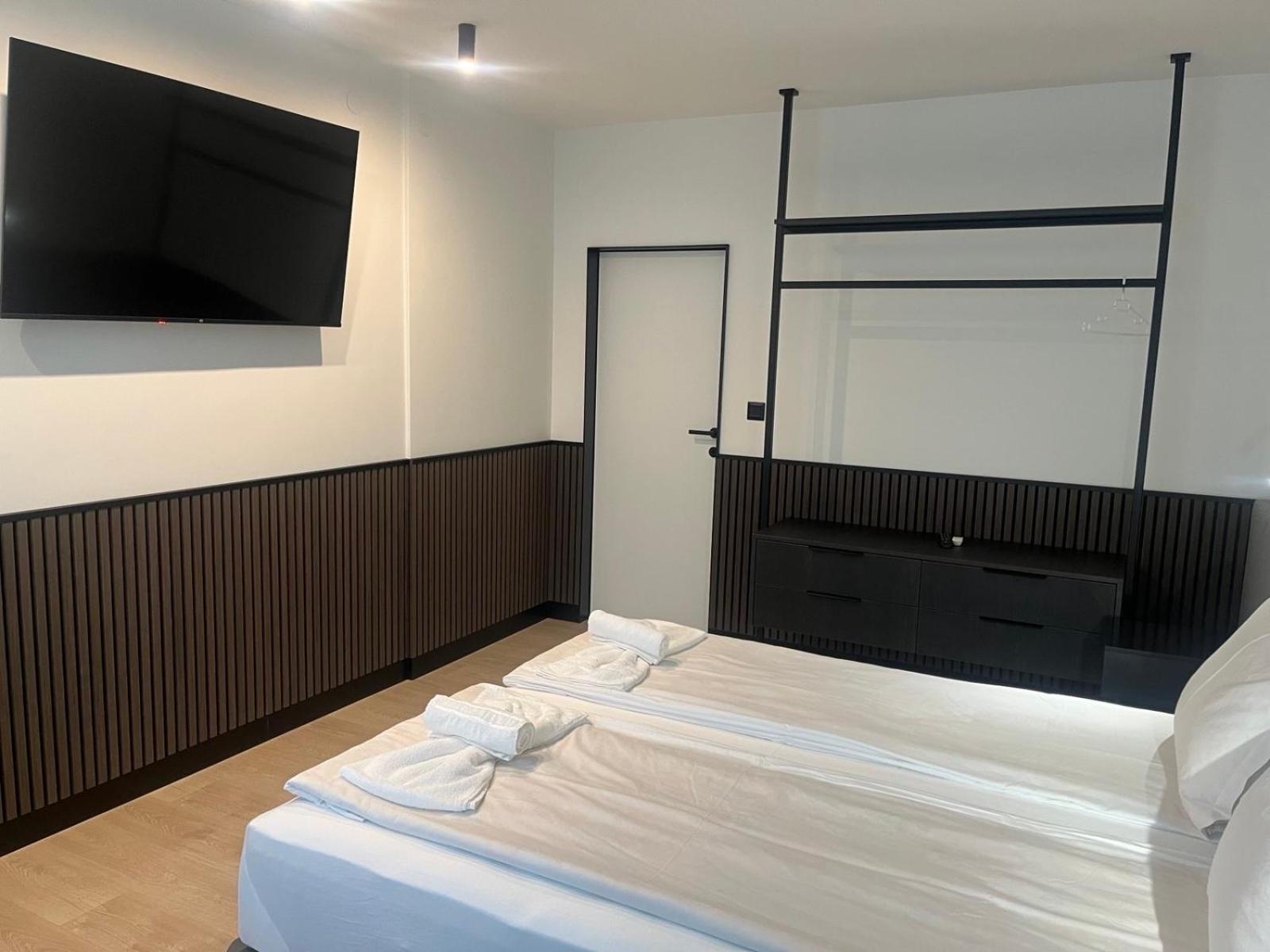 Two-Bedroom Apartment with Balcony and Terrace photo 3