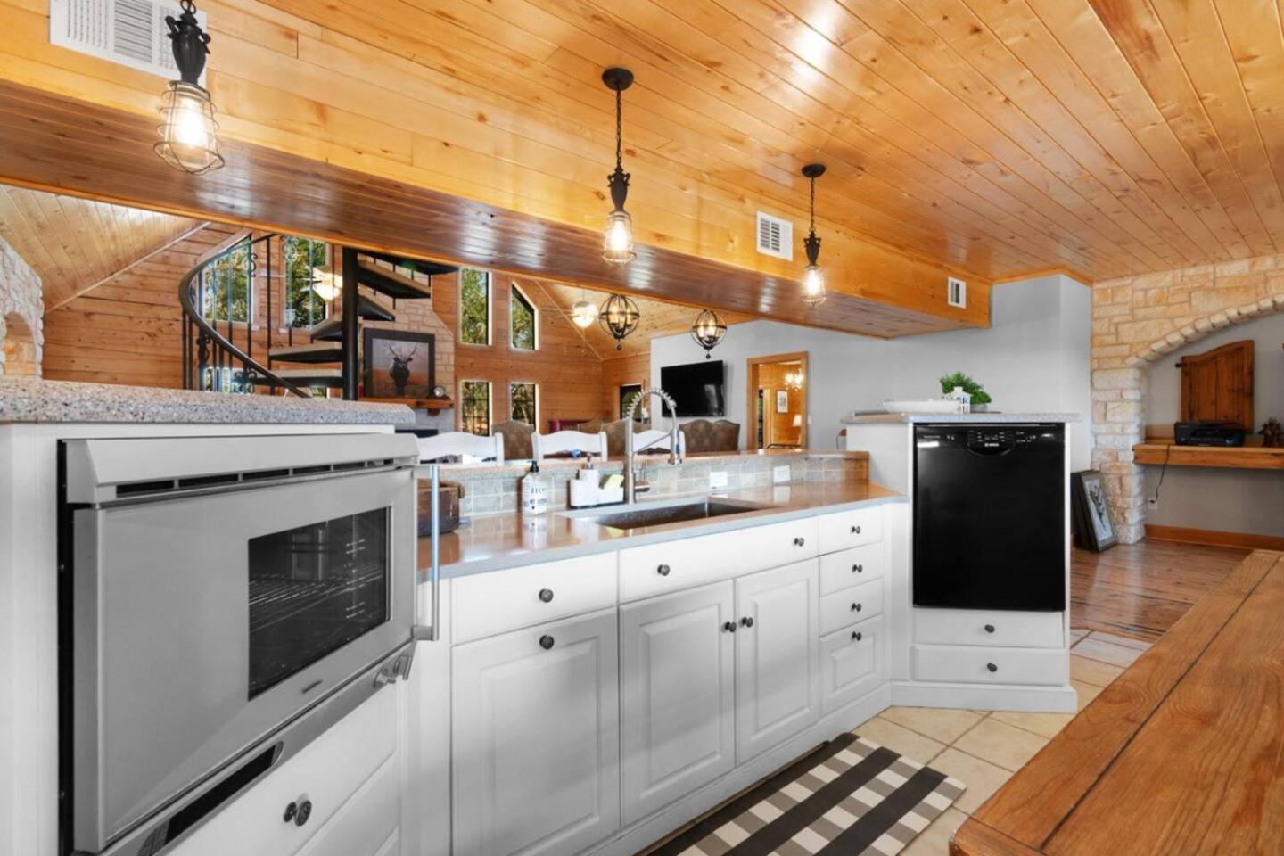 Villa photo 2