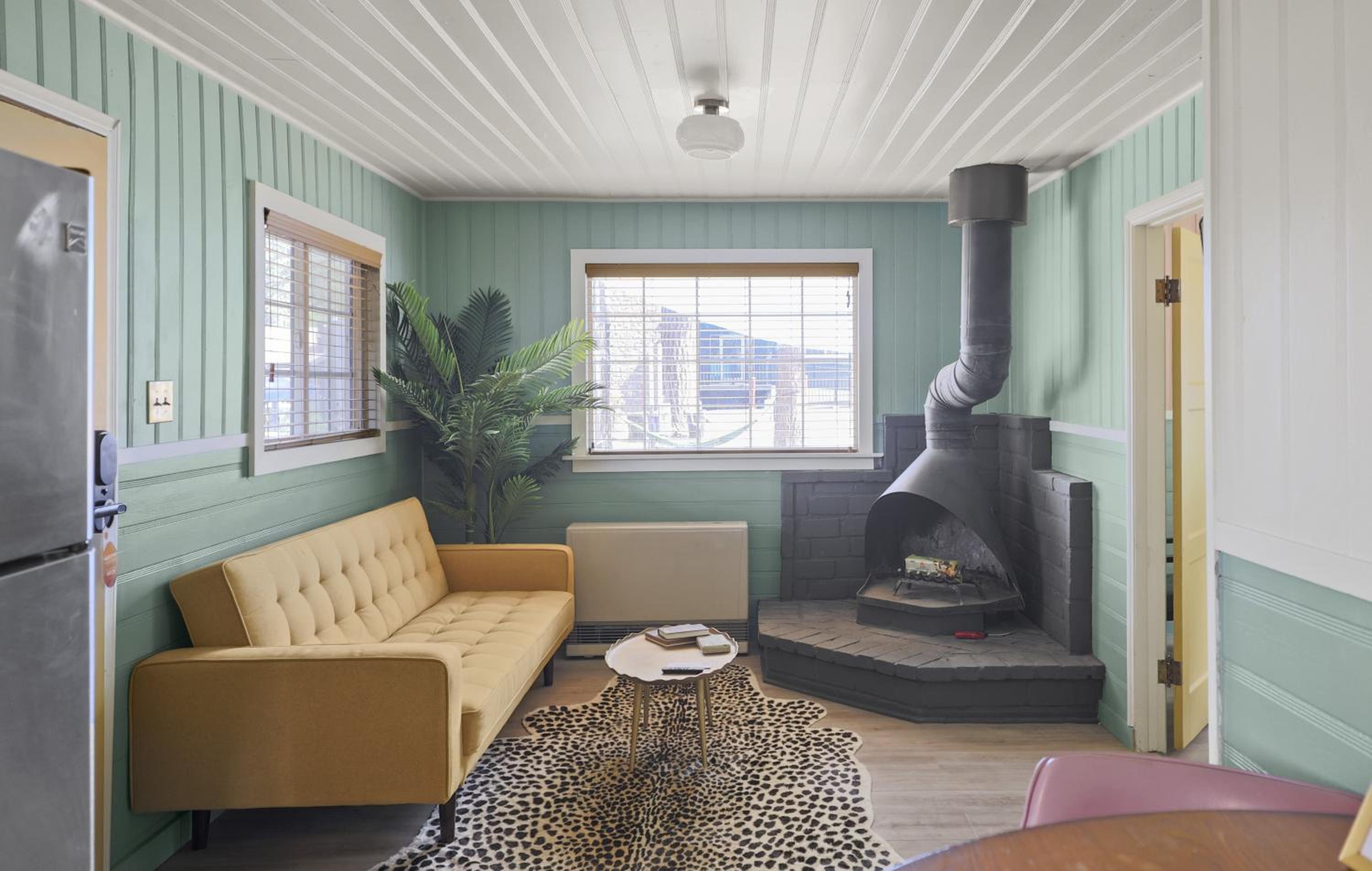 Two-Bedroom House - Photo 4