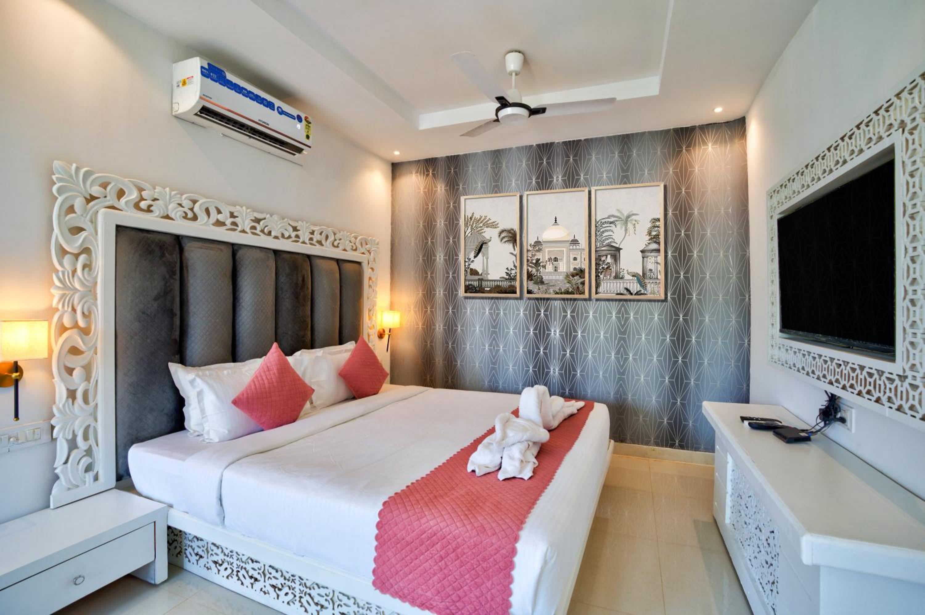 Double Room with Pool View