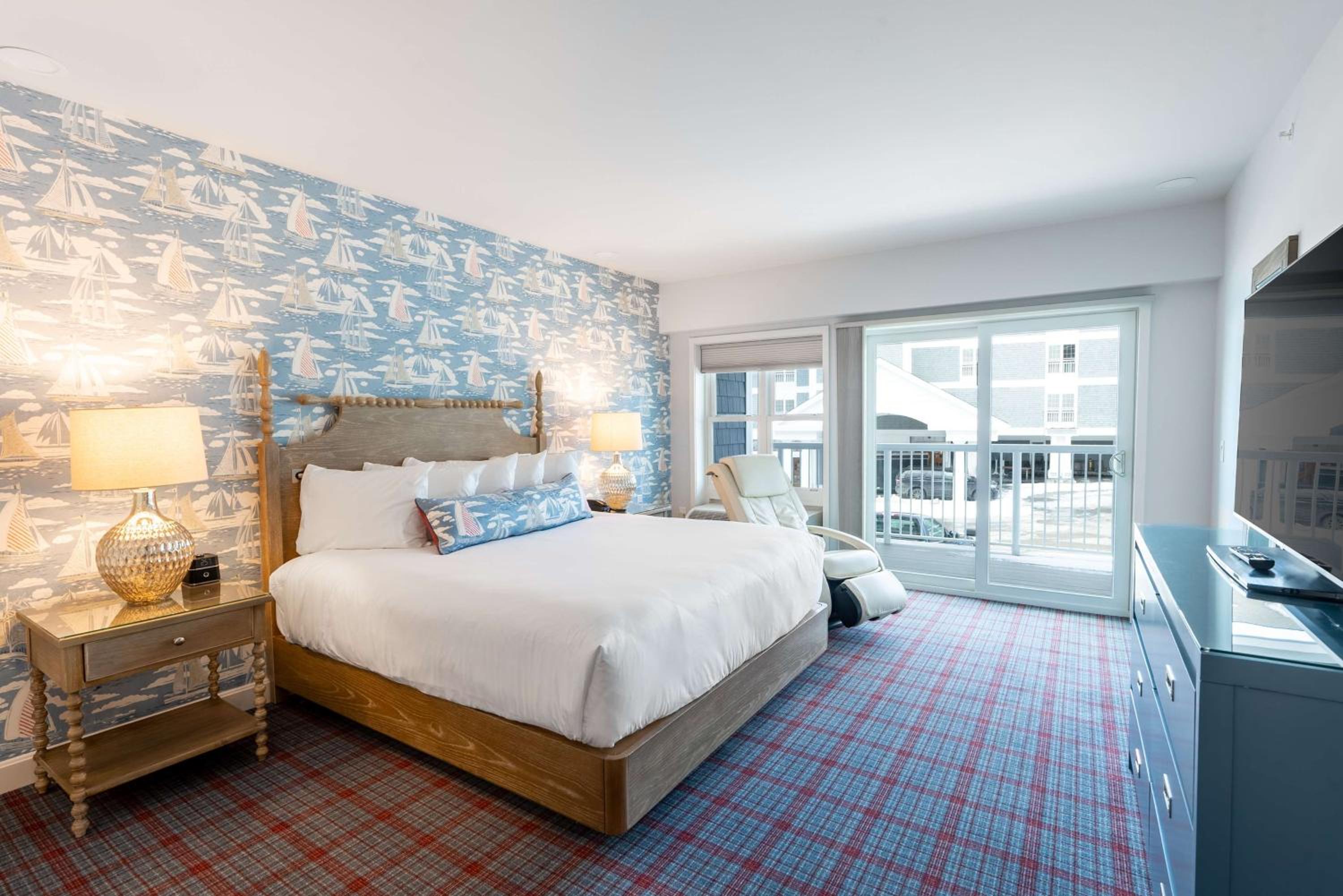 Partial Oceanview Eden King Apartment