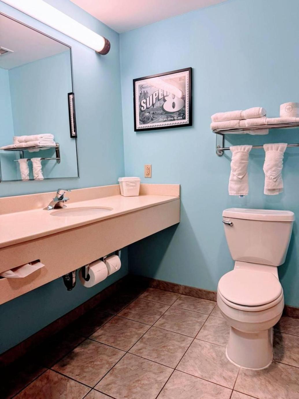 Studio King Suite - Accessible/Non-Smoking - Photo 2