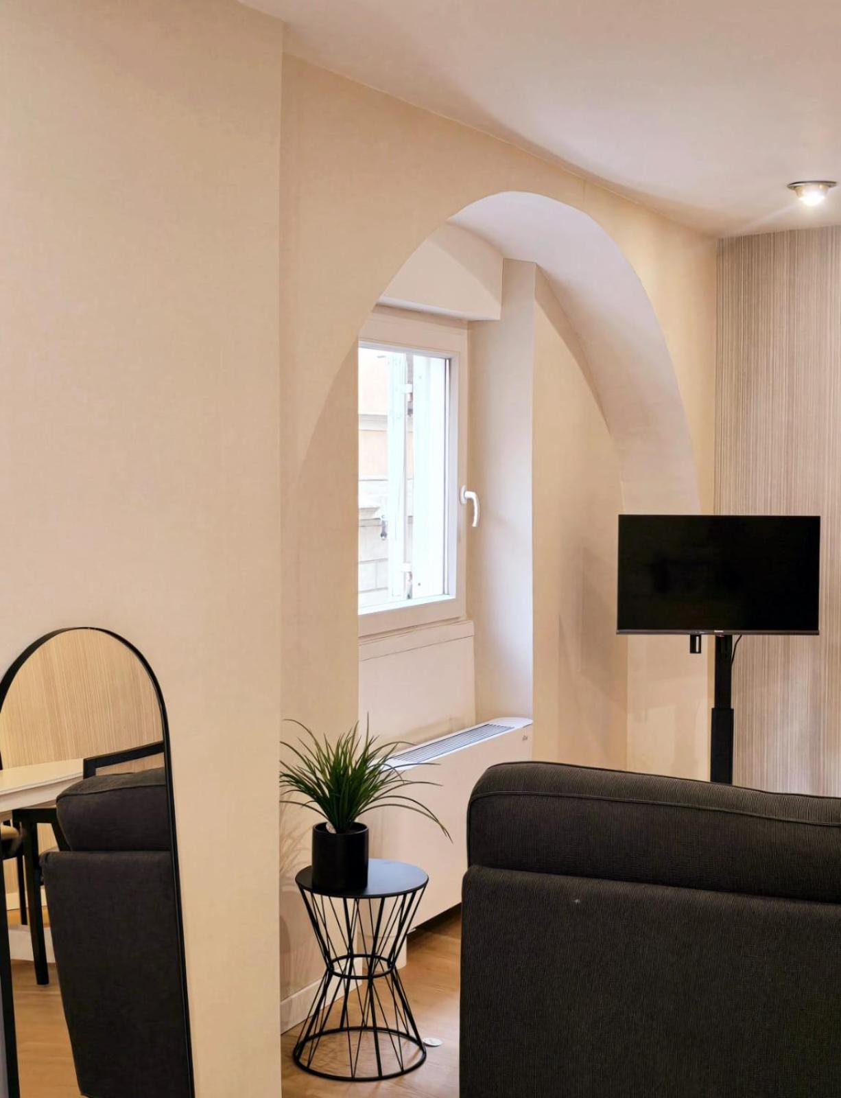 Studio Apartment photo 2