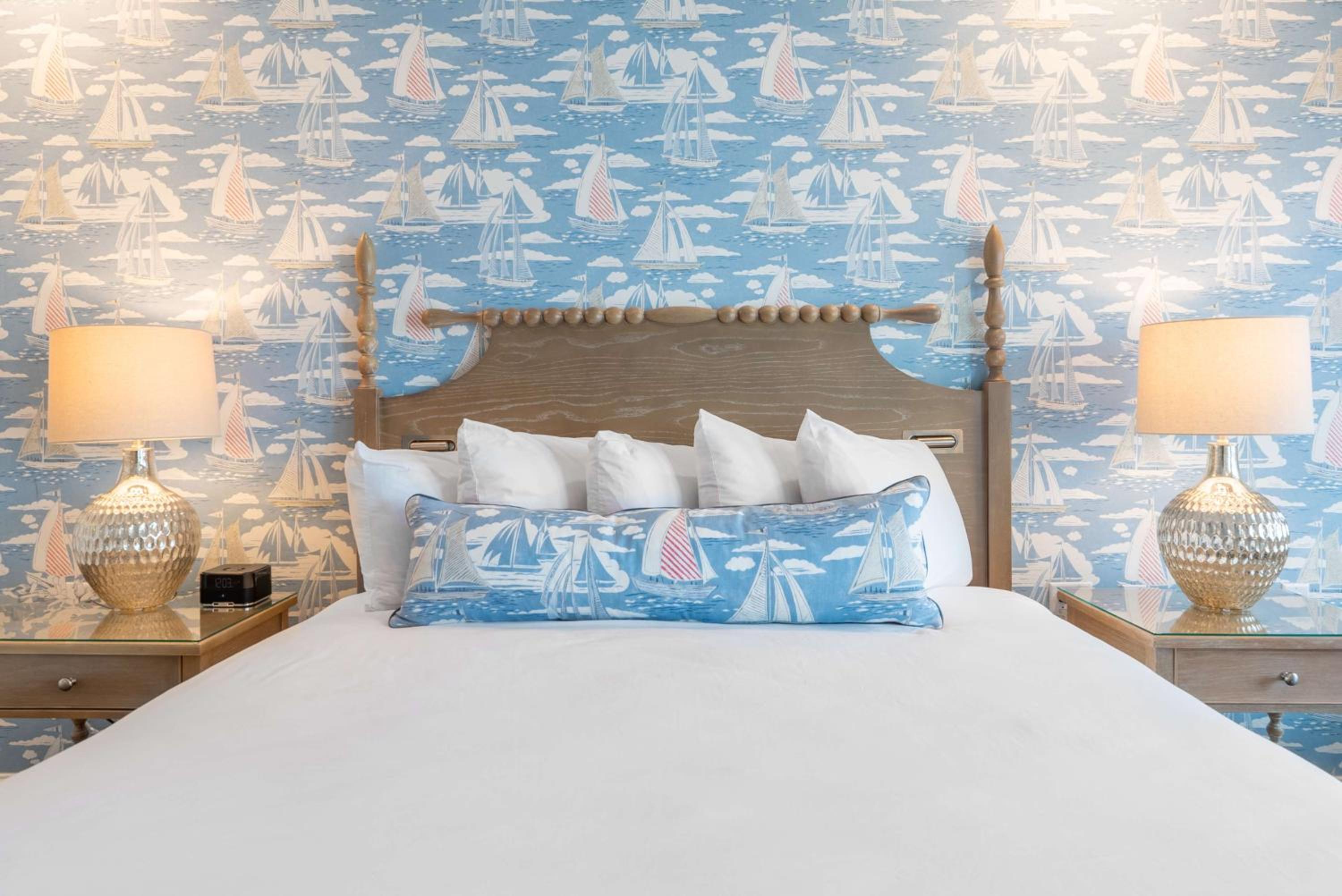 Oceanview Eden King Apartment (Accessible)