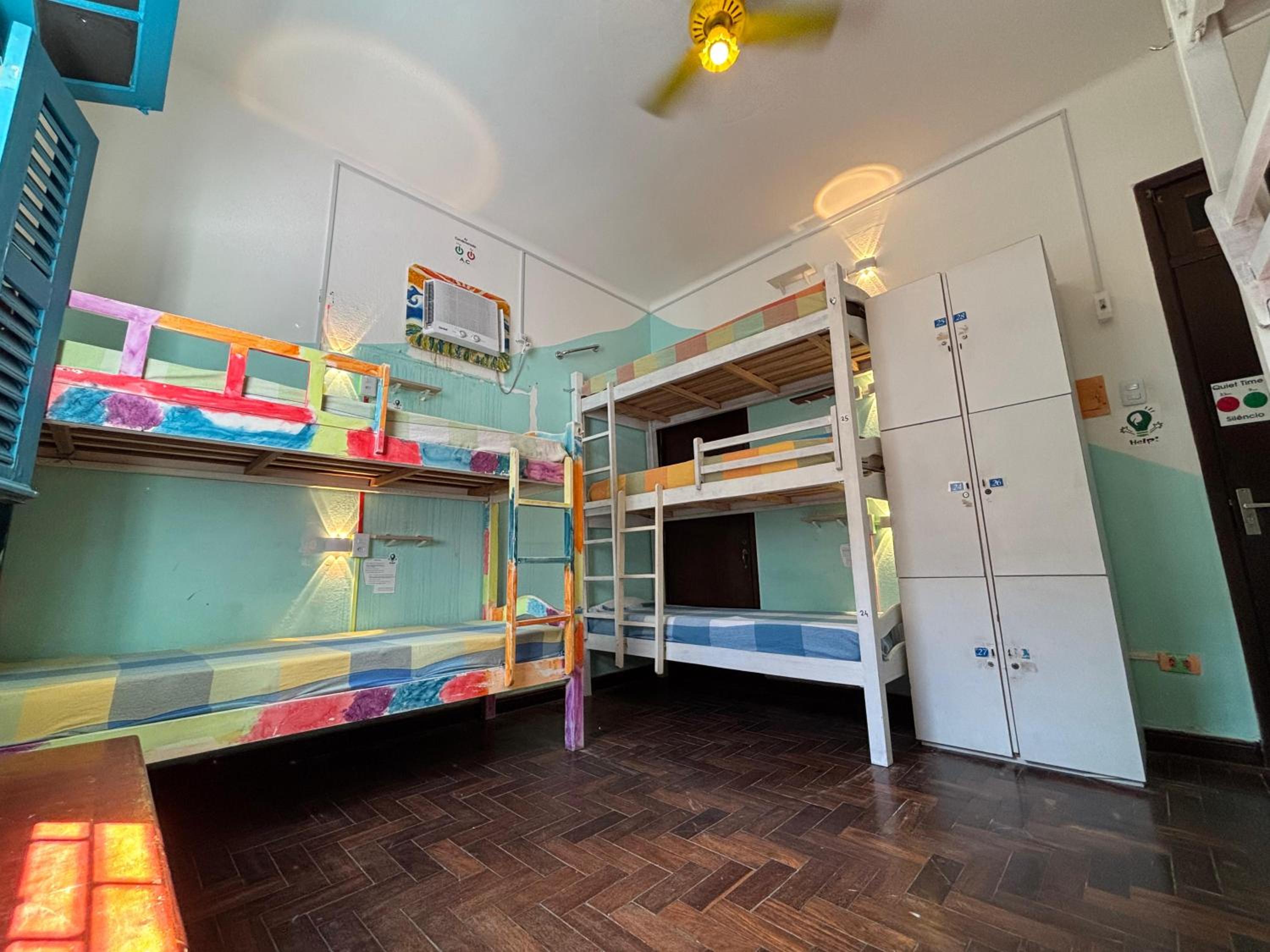 Bed in 8-Bed Mixed Dormitory Room photo 2