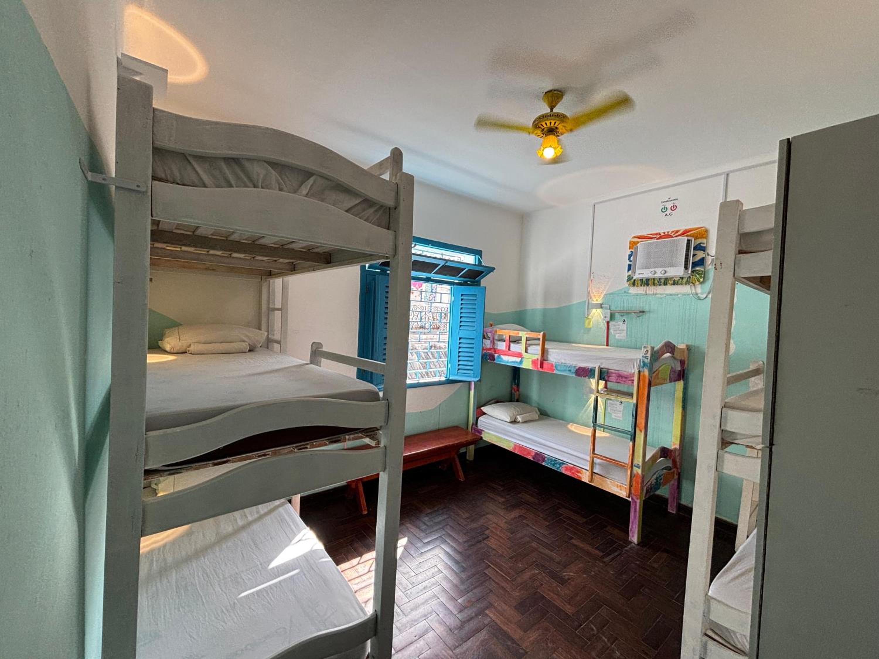Bed in 8-Bed Mixed Dormitory Room photo 3
