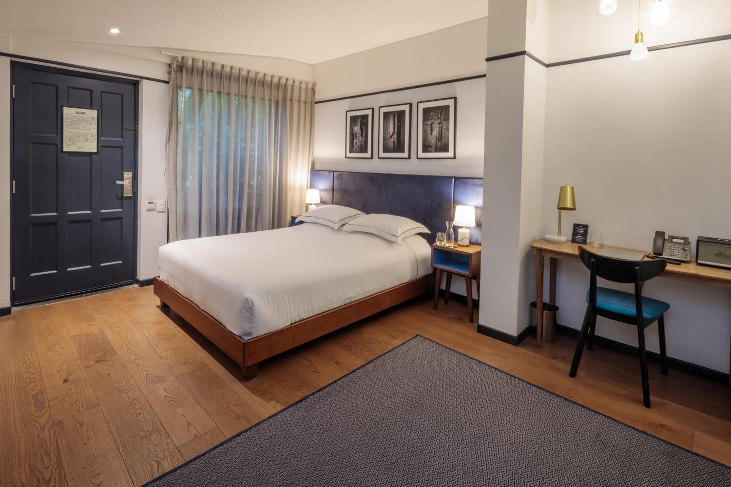 Deluxe Queen Room