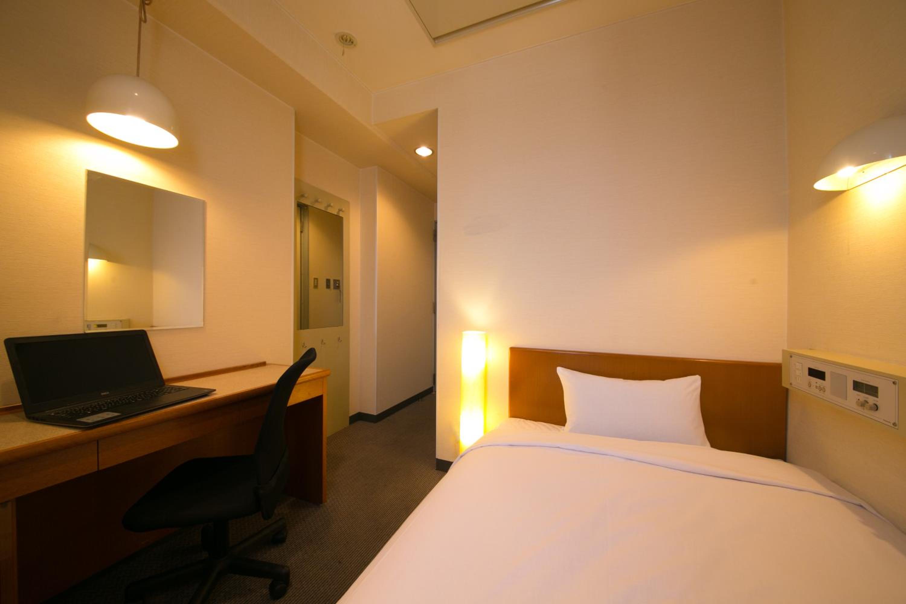 Single Room - Smoking photo 1