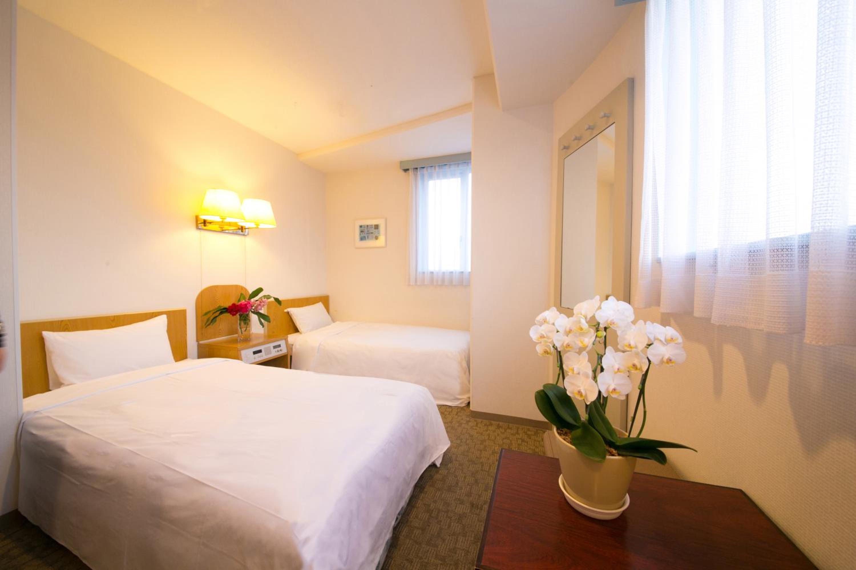 Twin Room - Non-Smoking photo 1