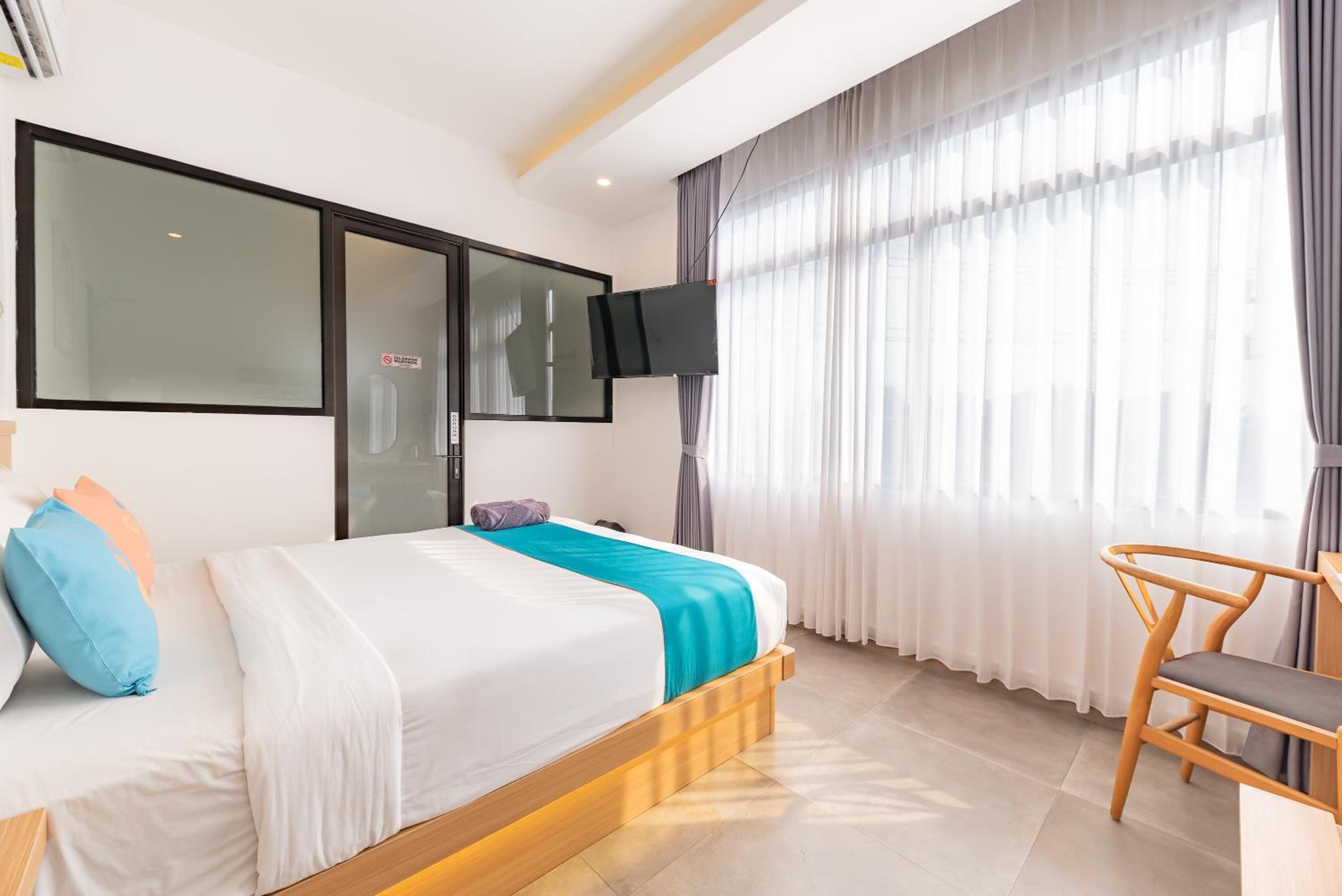 Deluxe Room - Photo 8