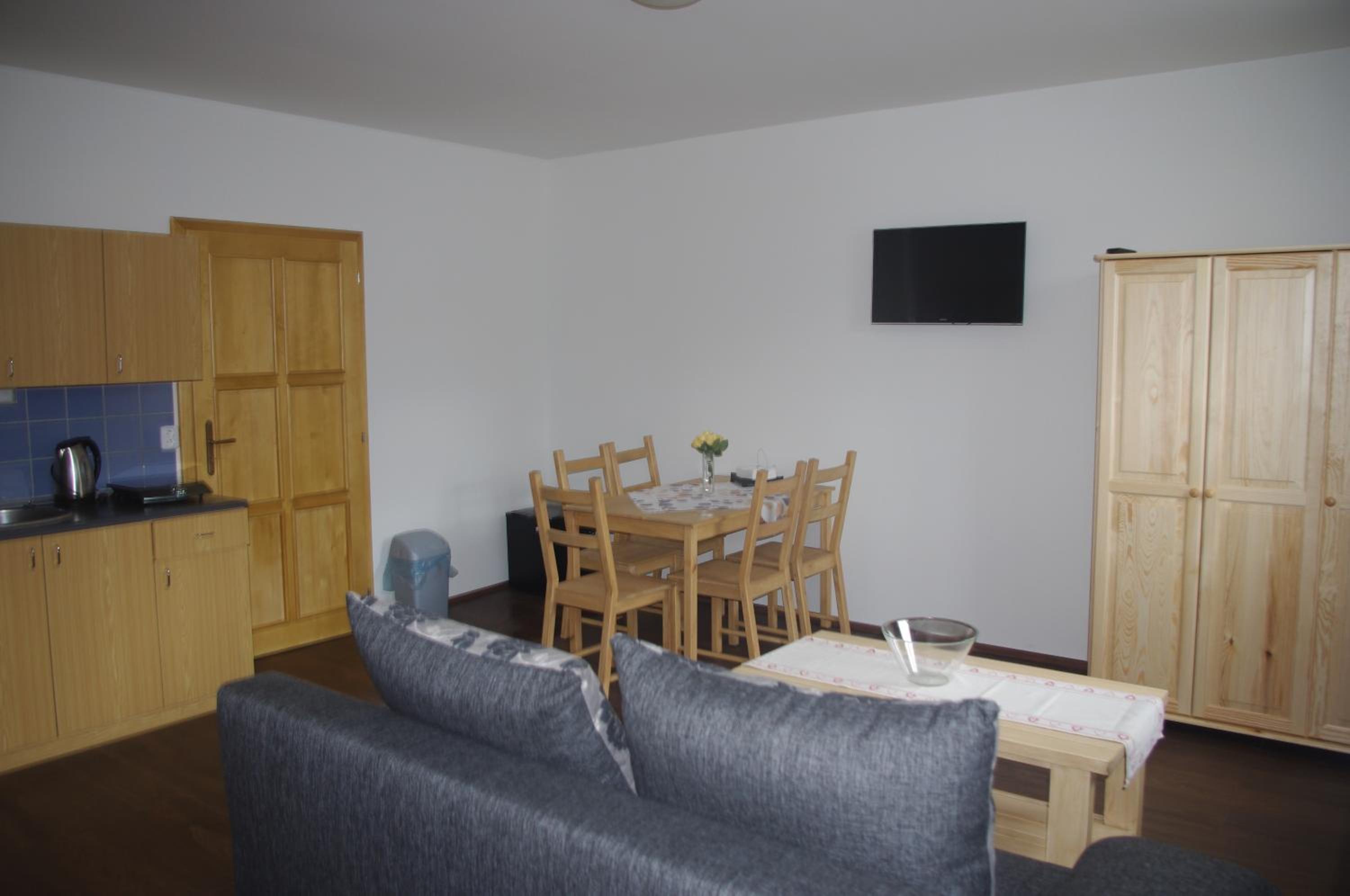 Apartment photo 2