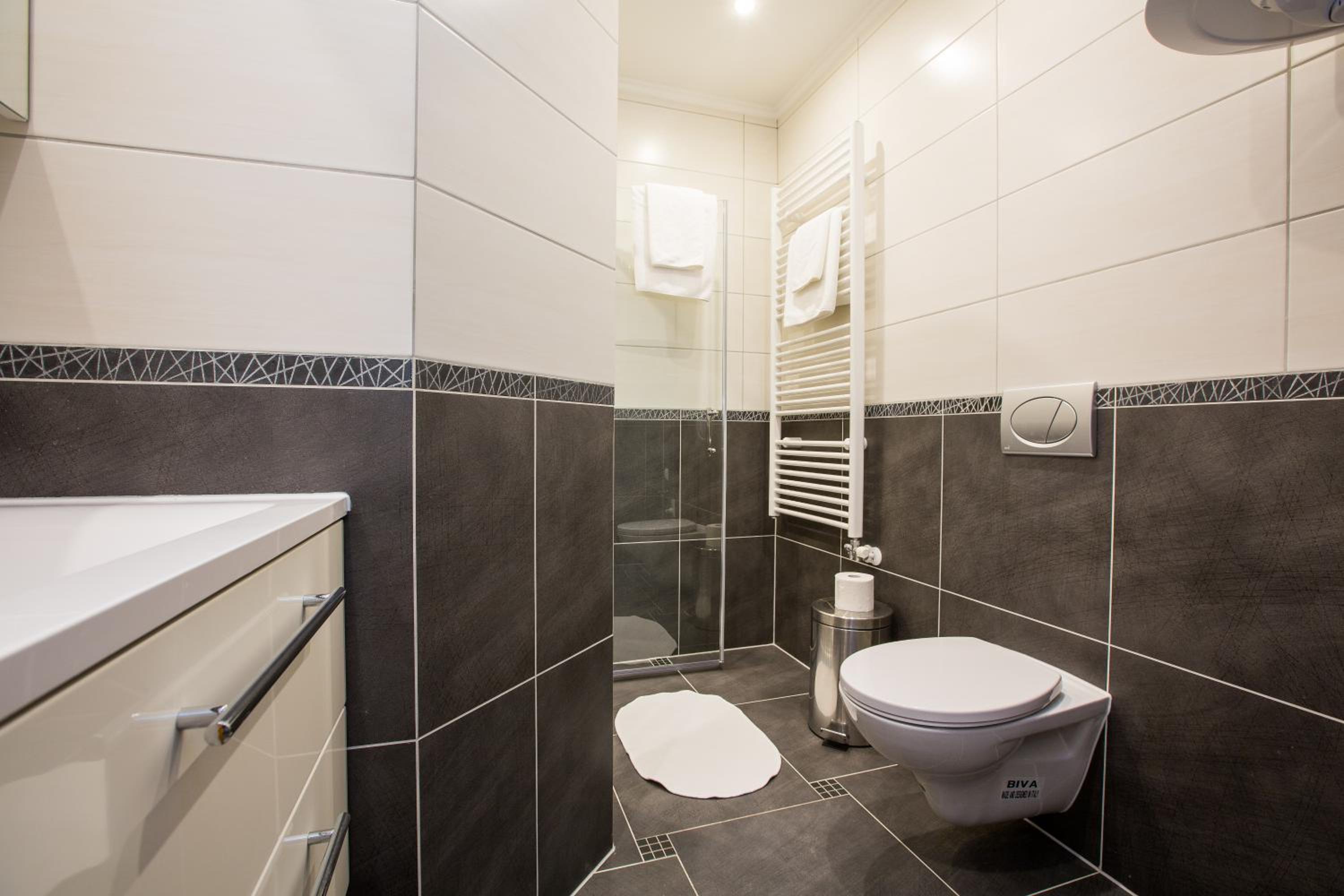 One-Bedroom Apartment - Photo 18