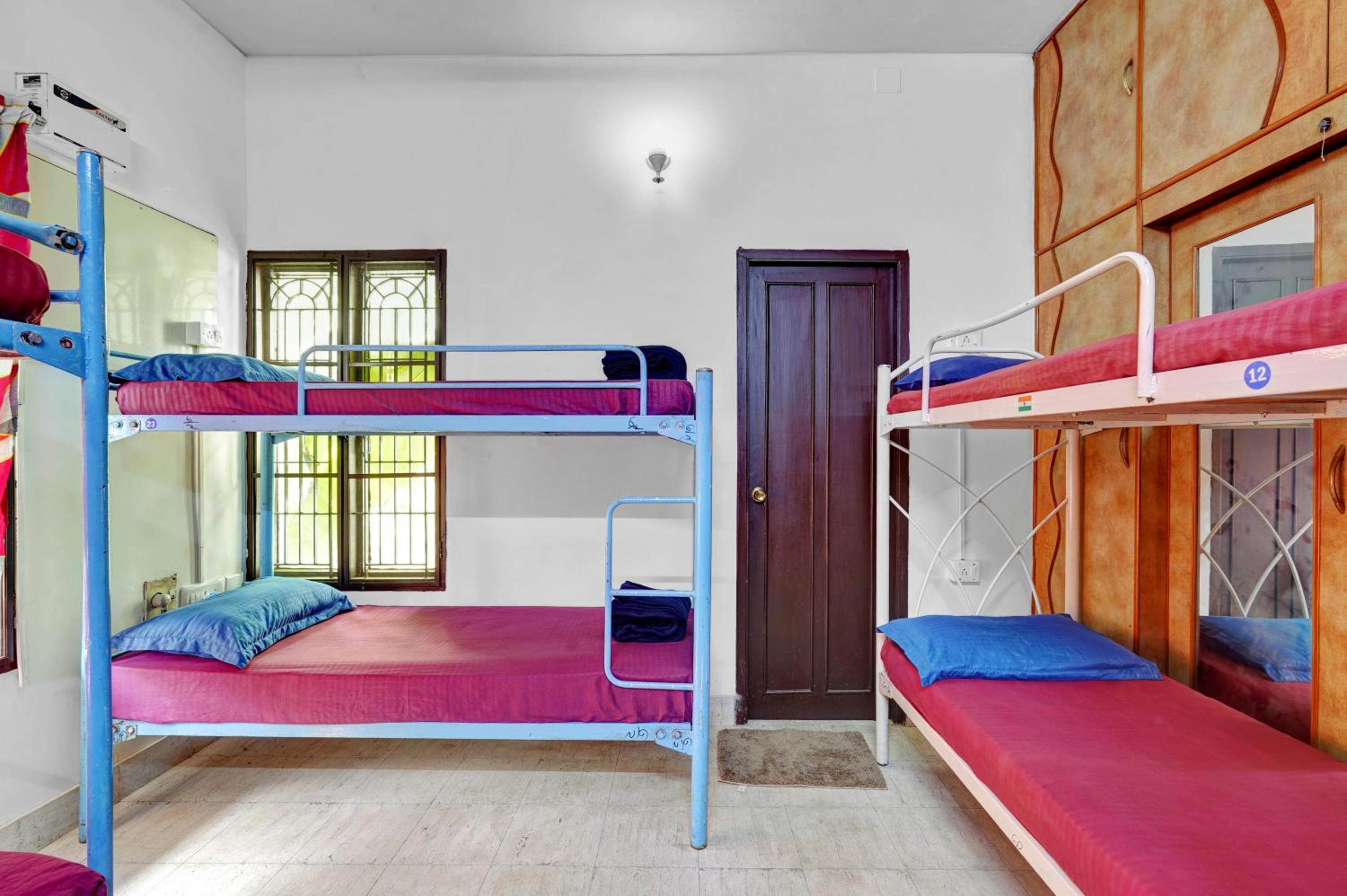 Bunk Bed in Female Dormitory Room   photo 2