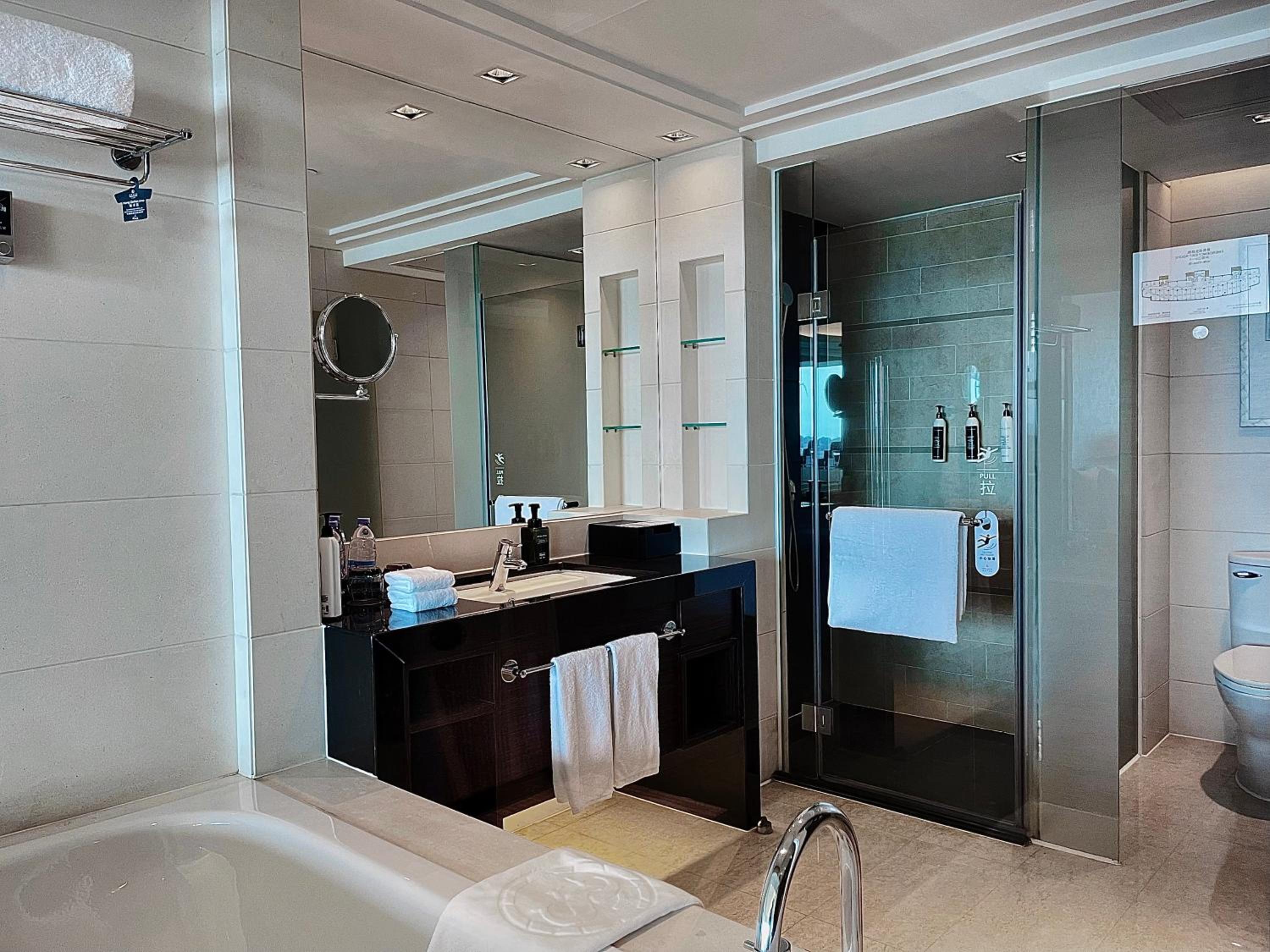 Deluxe Gulangyu Sea View King - Photo 1