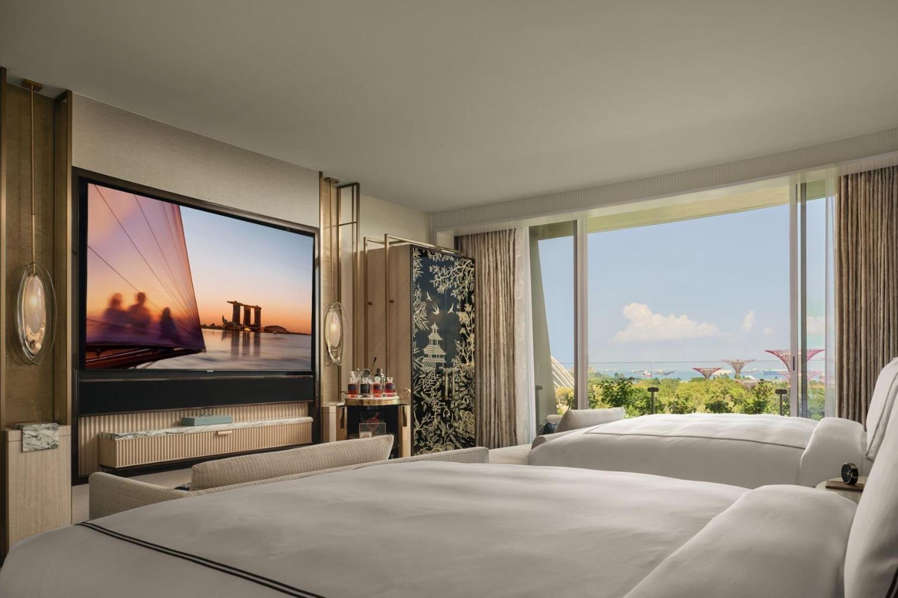 Stay Longer, Experience More - Sands Premier Double Queen Gardens by the Bay View