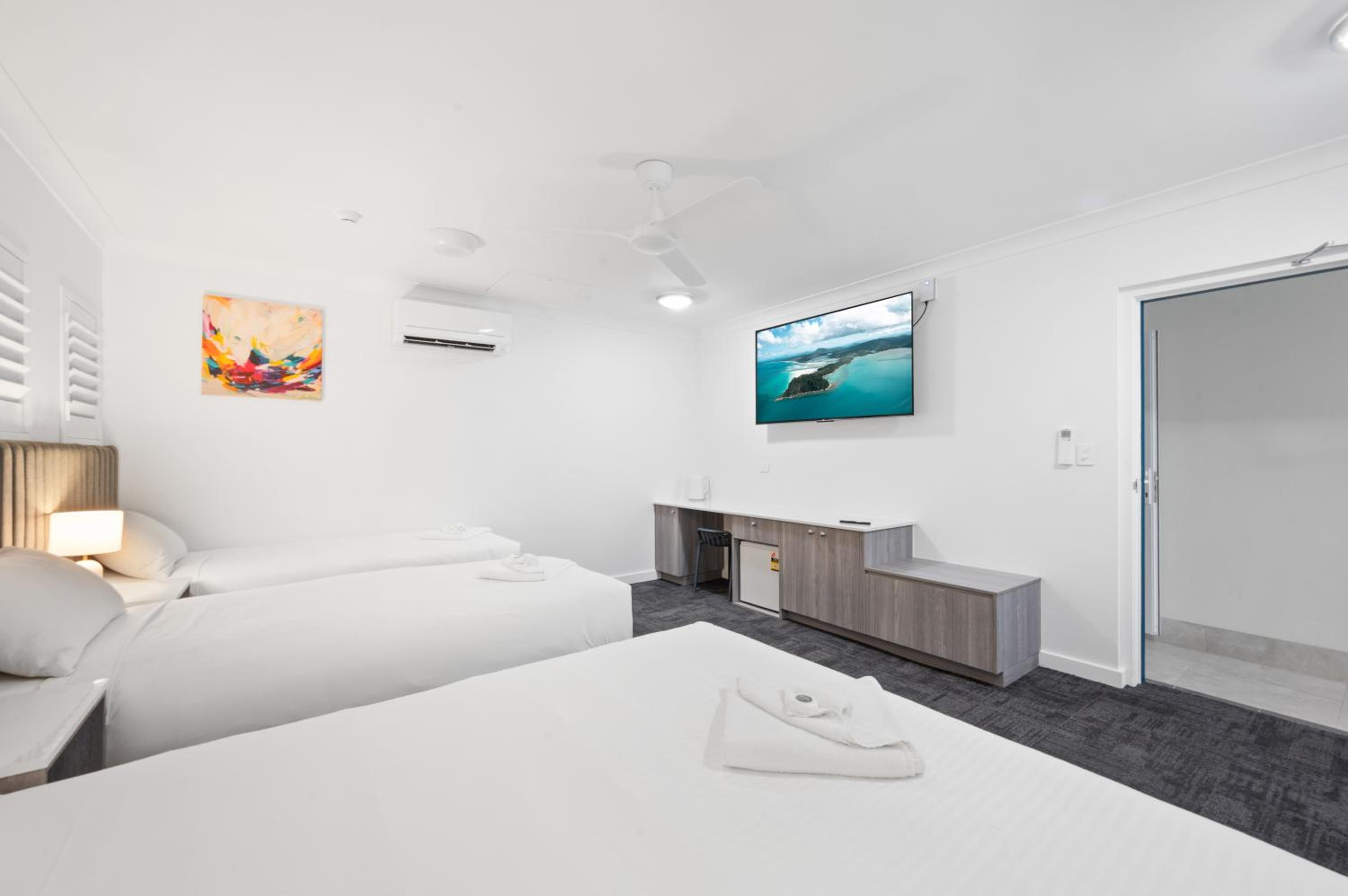 Family Room photo 3