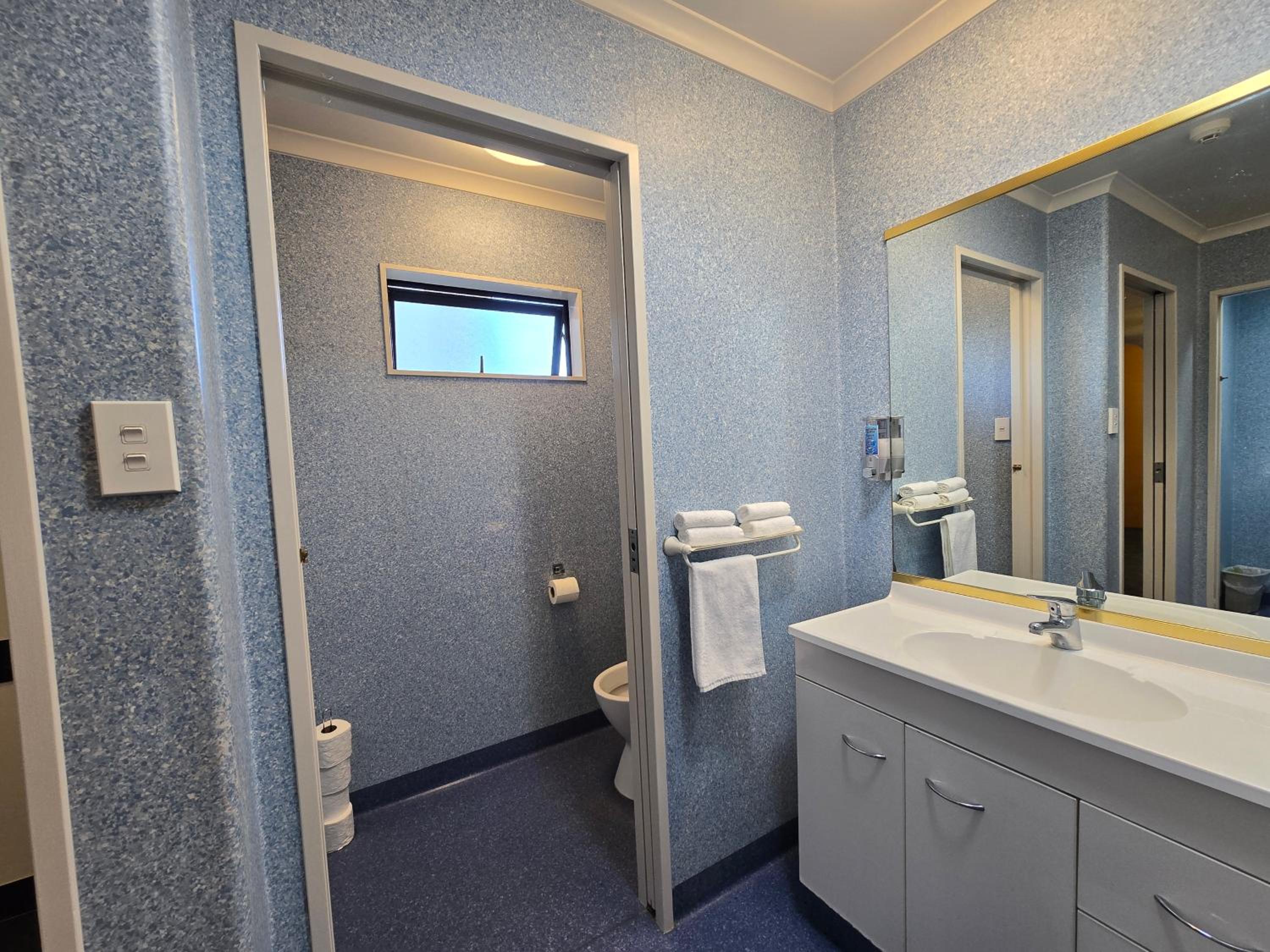 Mixed Dormitory Room photo 1