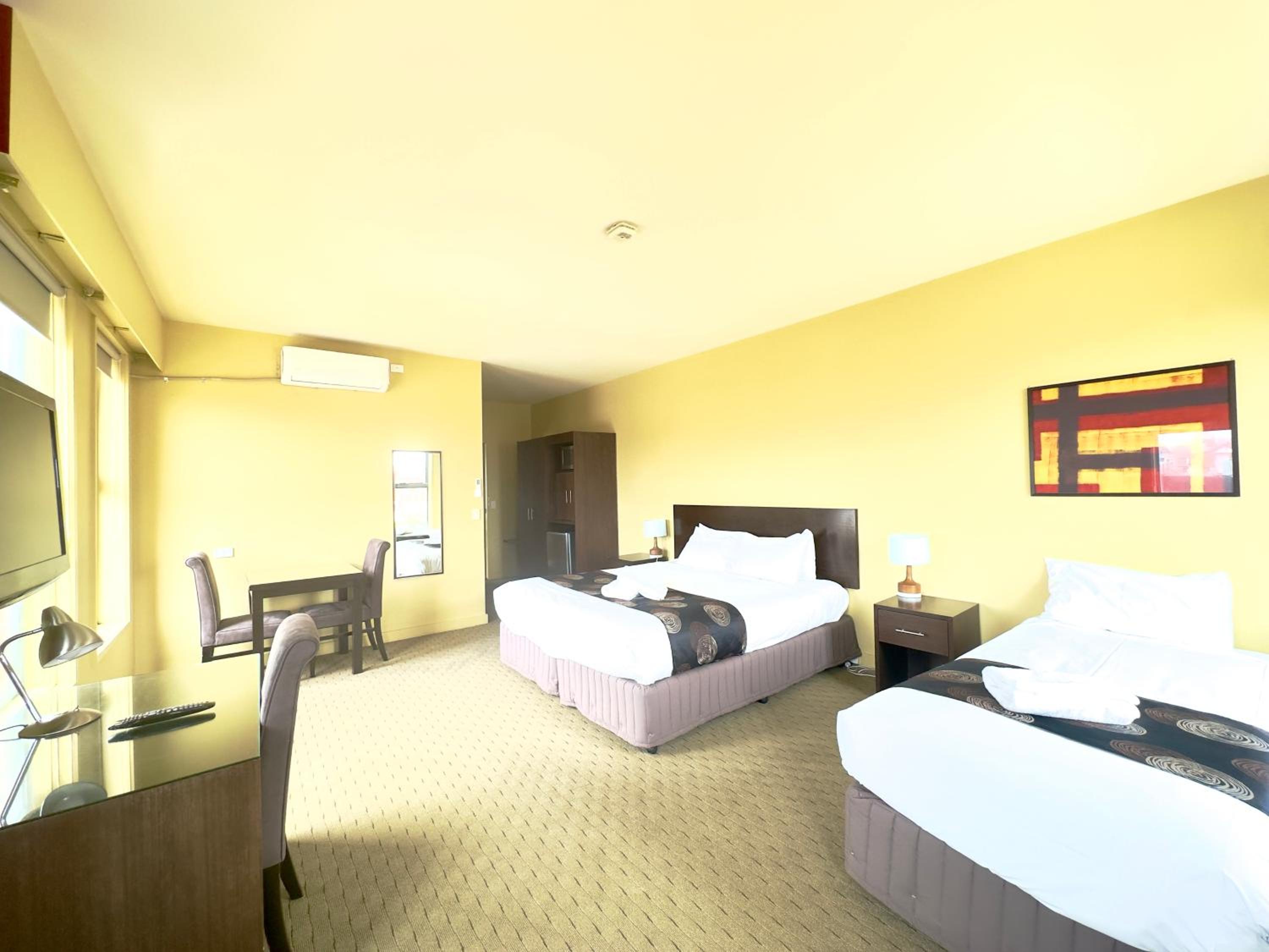Family Queen Room - Non-Smoking - Photo 1