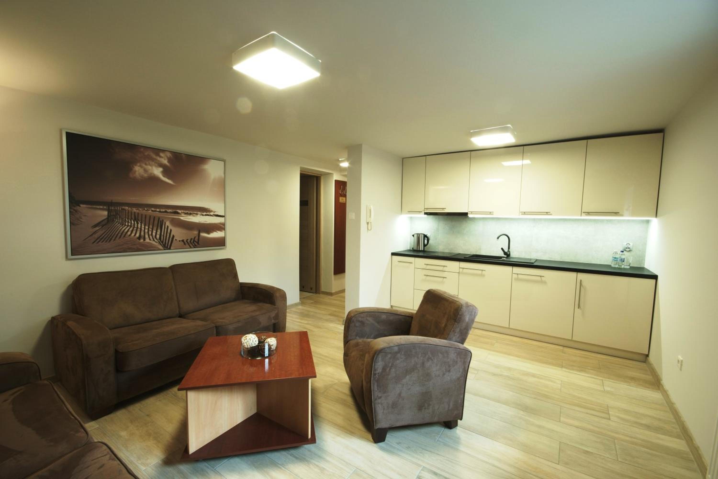 Studio Apartment (2 Adults)