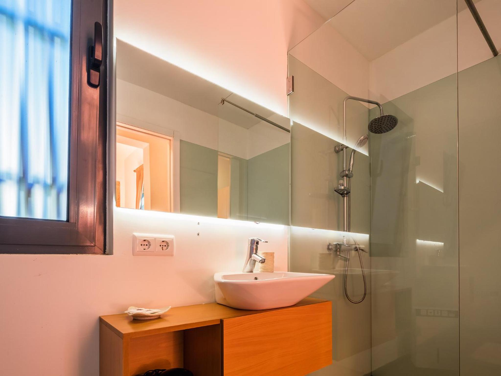 Double Room - Photo 7