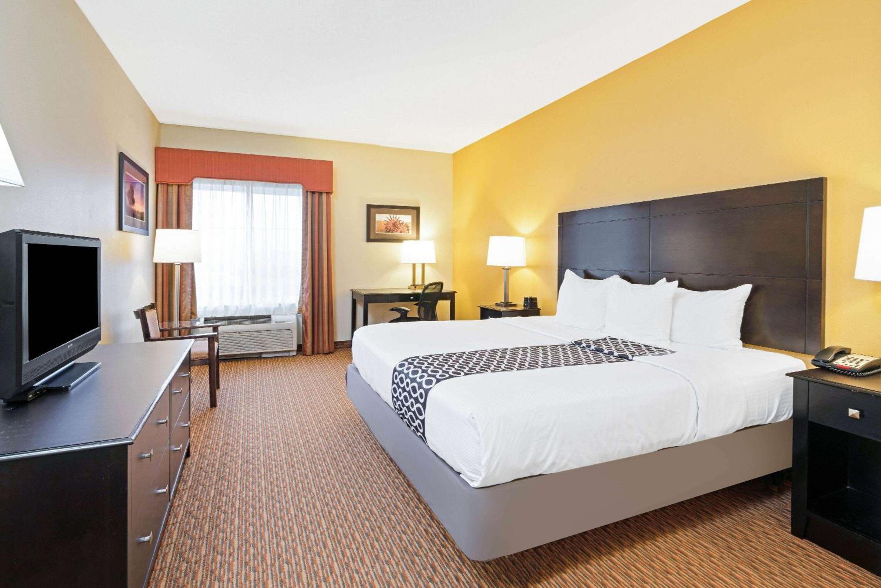 King Room - Mobility Access/Non-Smoking - Photo 1