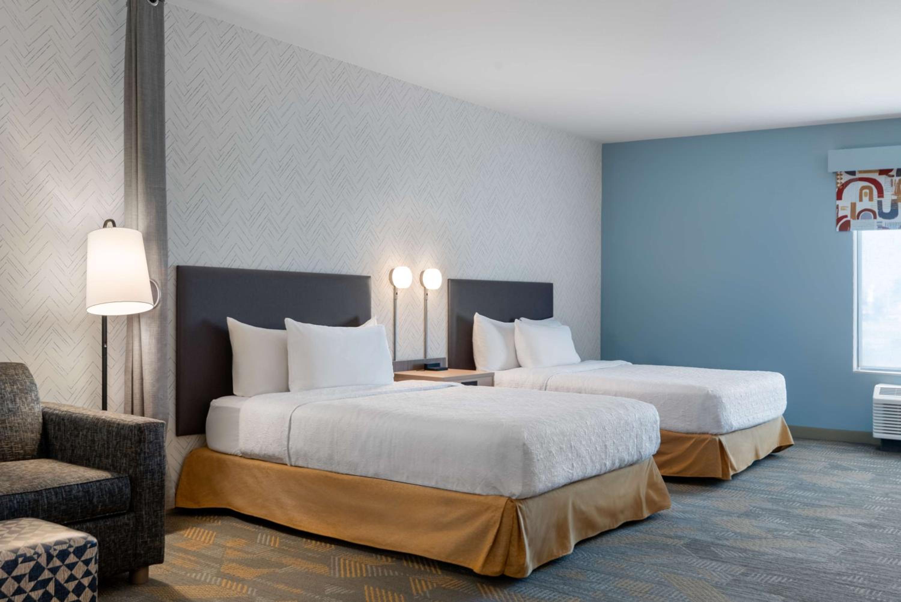 Studio Suite with Two Queen Beds and Tub - Mobility Access - Photo 9