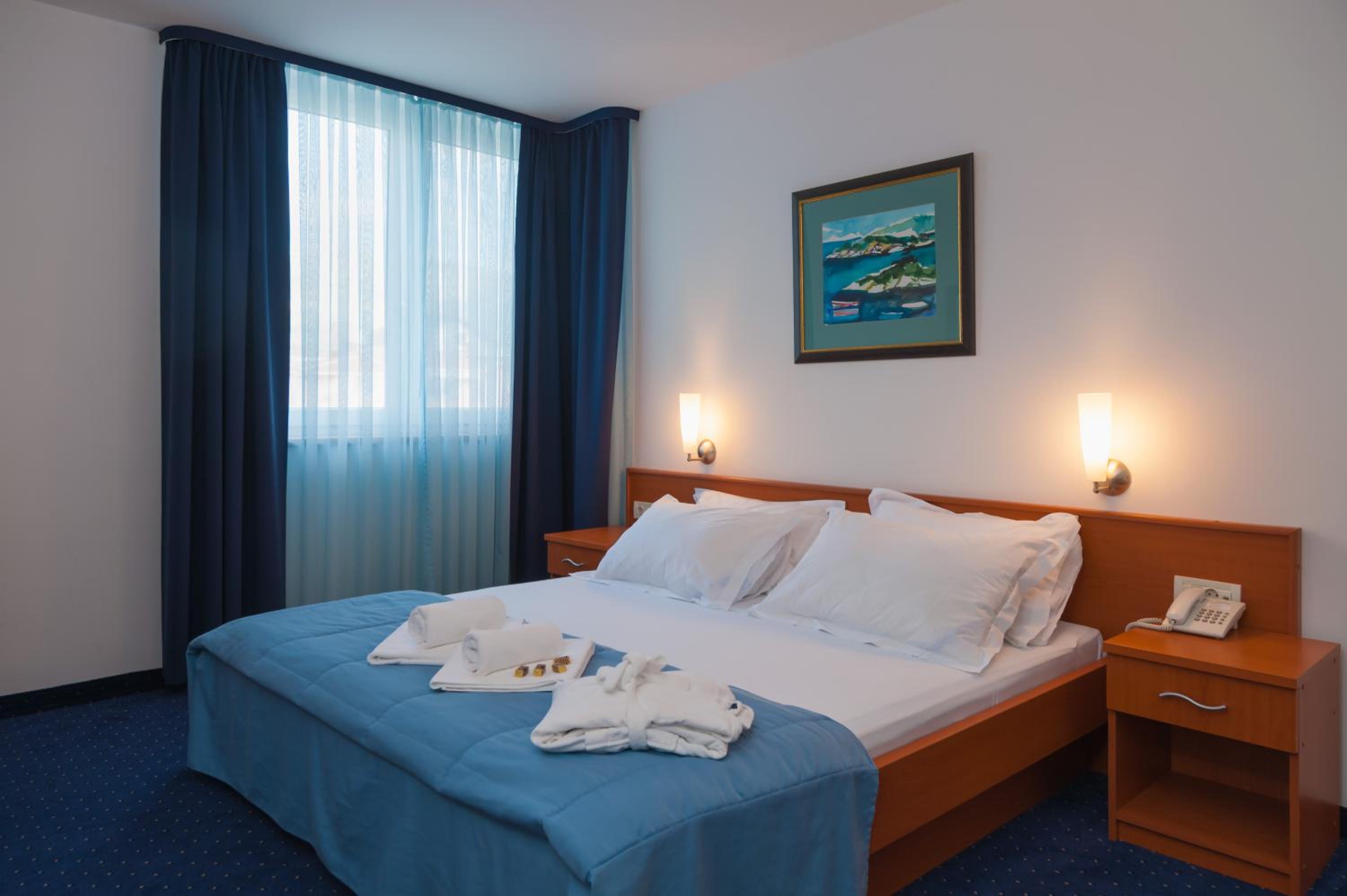 Double Room - Photo 2