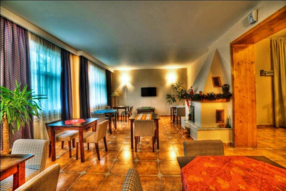 One-Bedroom Apartment - Photo 95