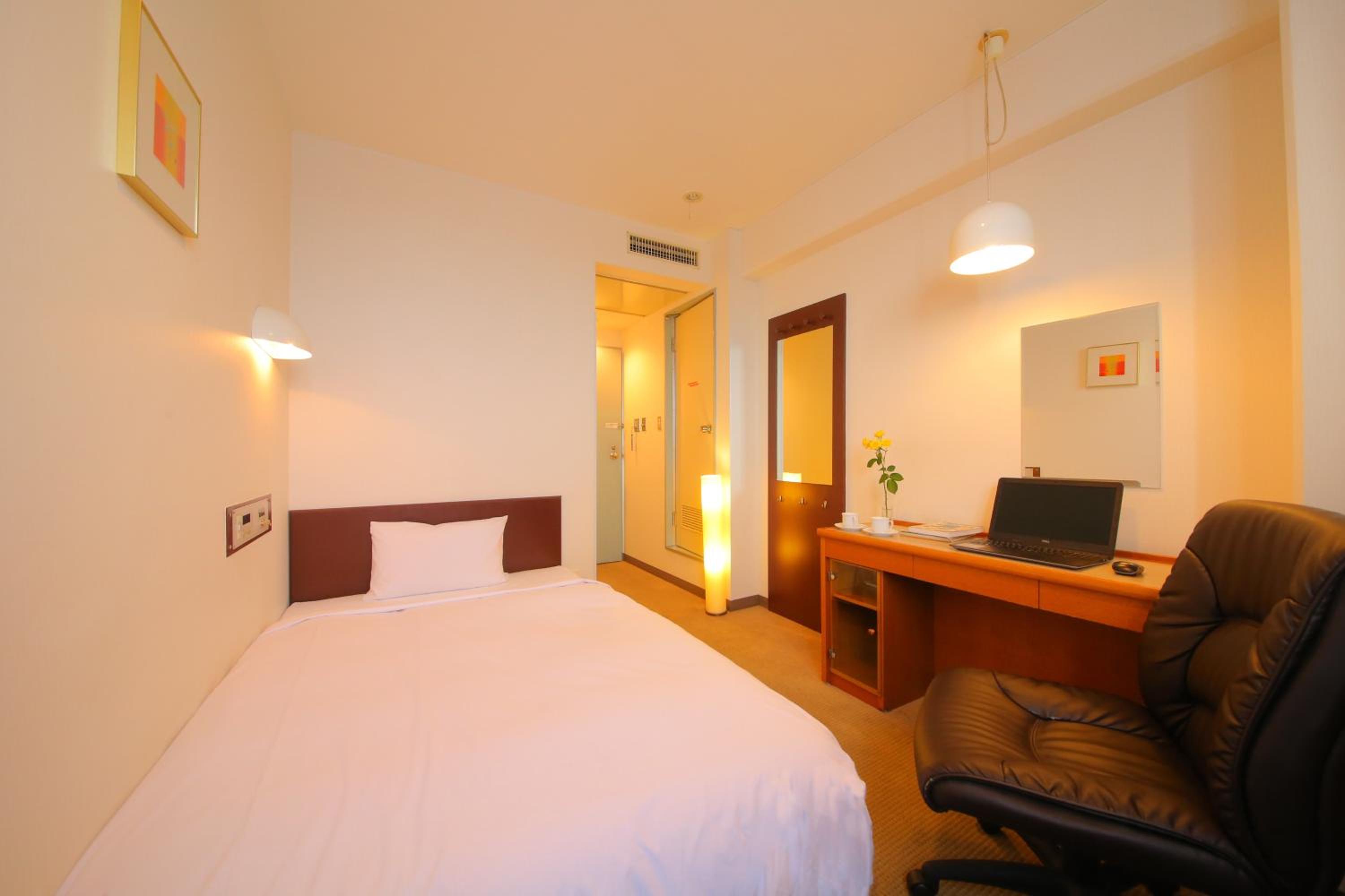 Standard Single Room - Smoking photo 1