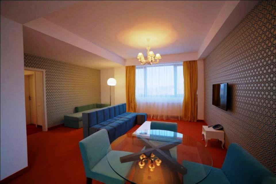 One-Bedroom Apartment - Photo 108