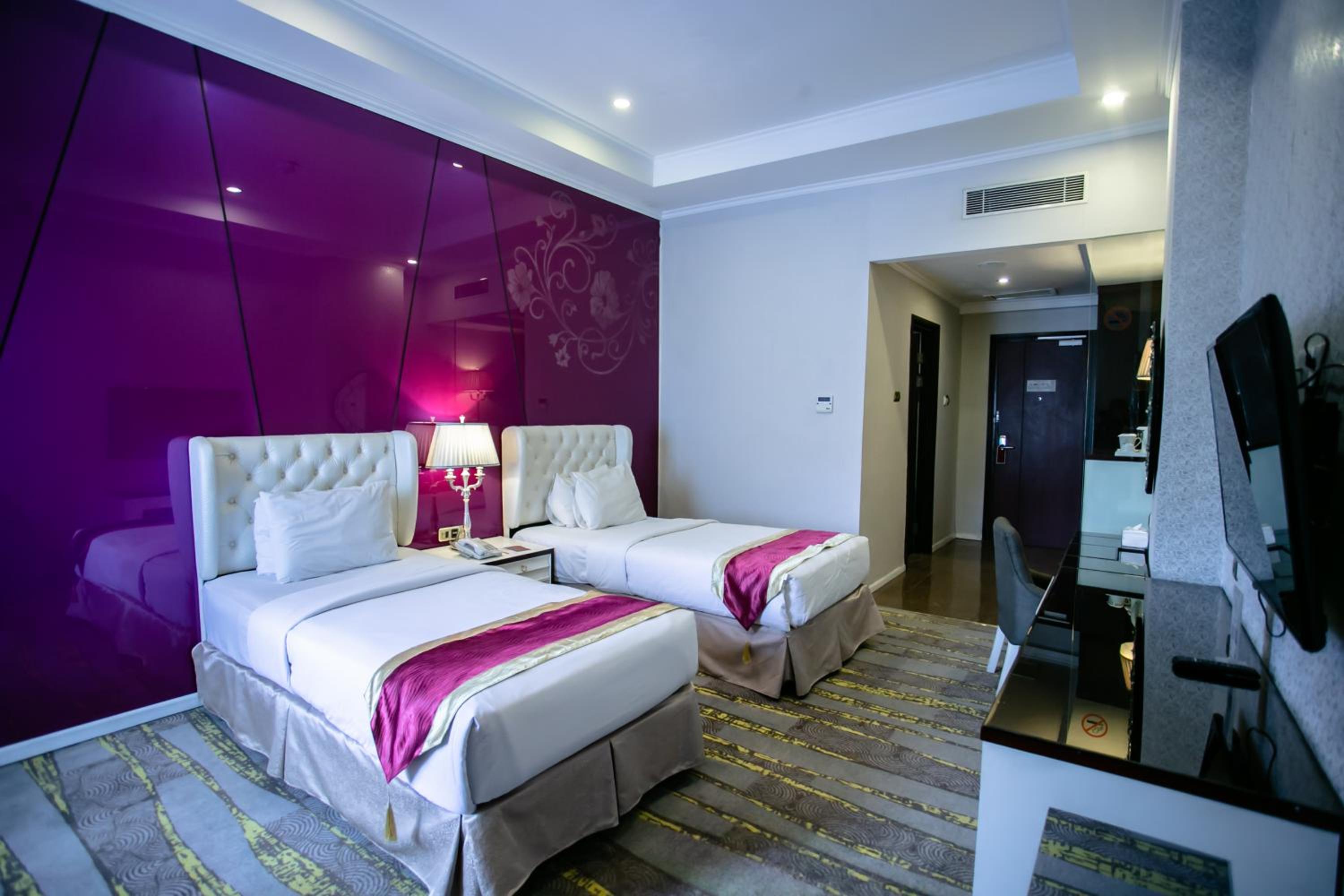 Executive Twin Room - Photo 2