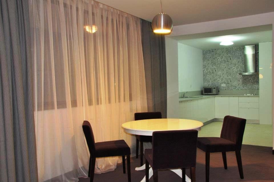 One-Bedroom Apartment - Photo 190