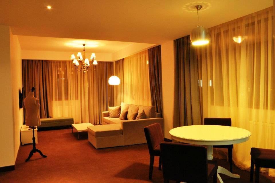 One-Bedroom Apartment - Photo 75