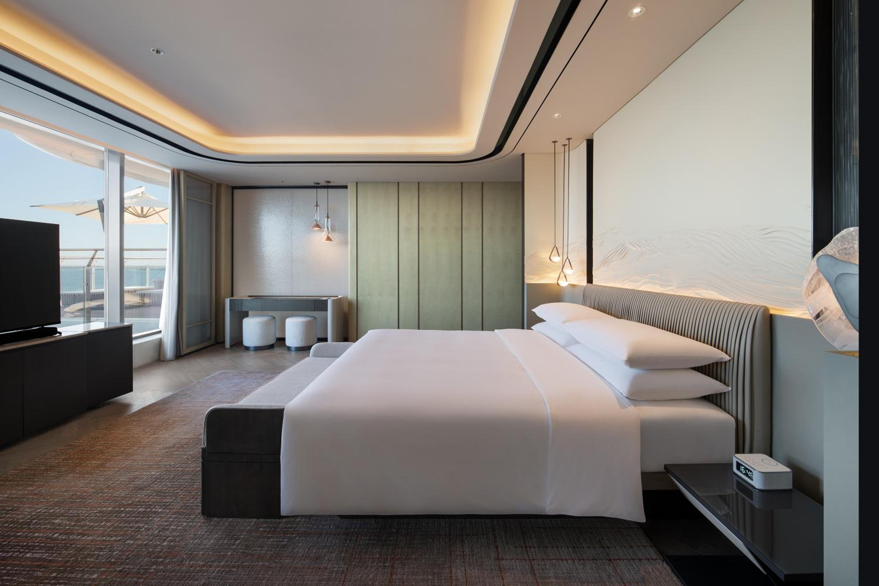 Presidential Suite with One King Bed, Balcony and Ocean View photo 1