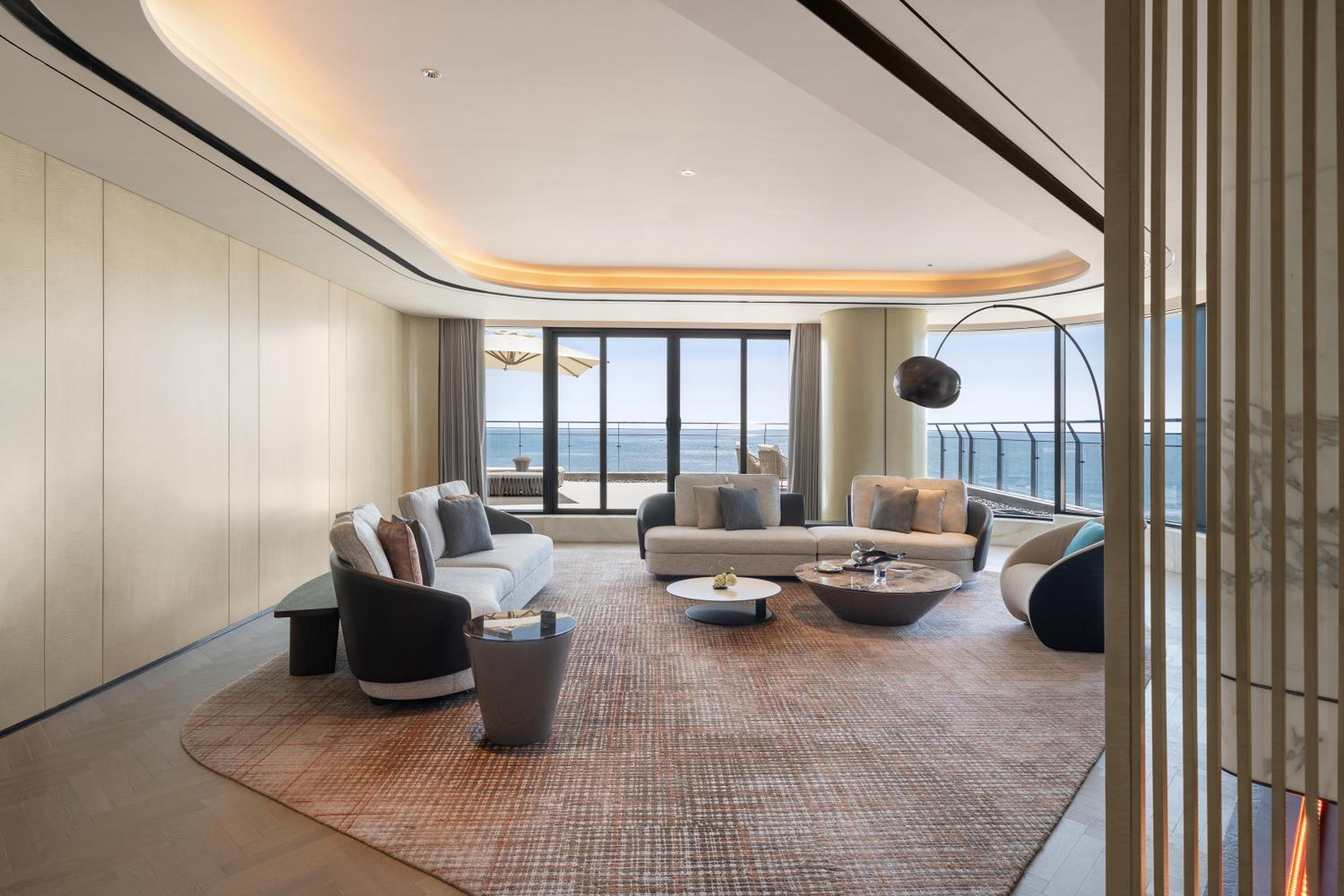 Presidential Suite with One King Bed, Balcony and Ocean View photo 2