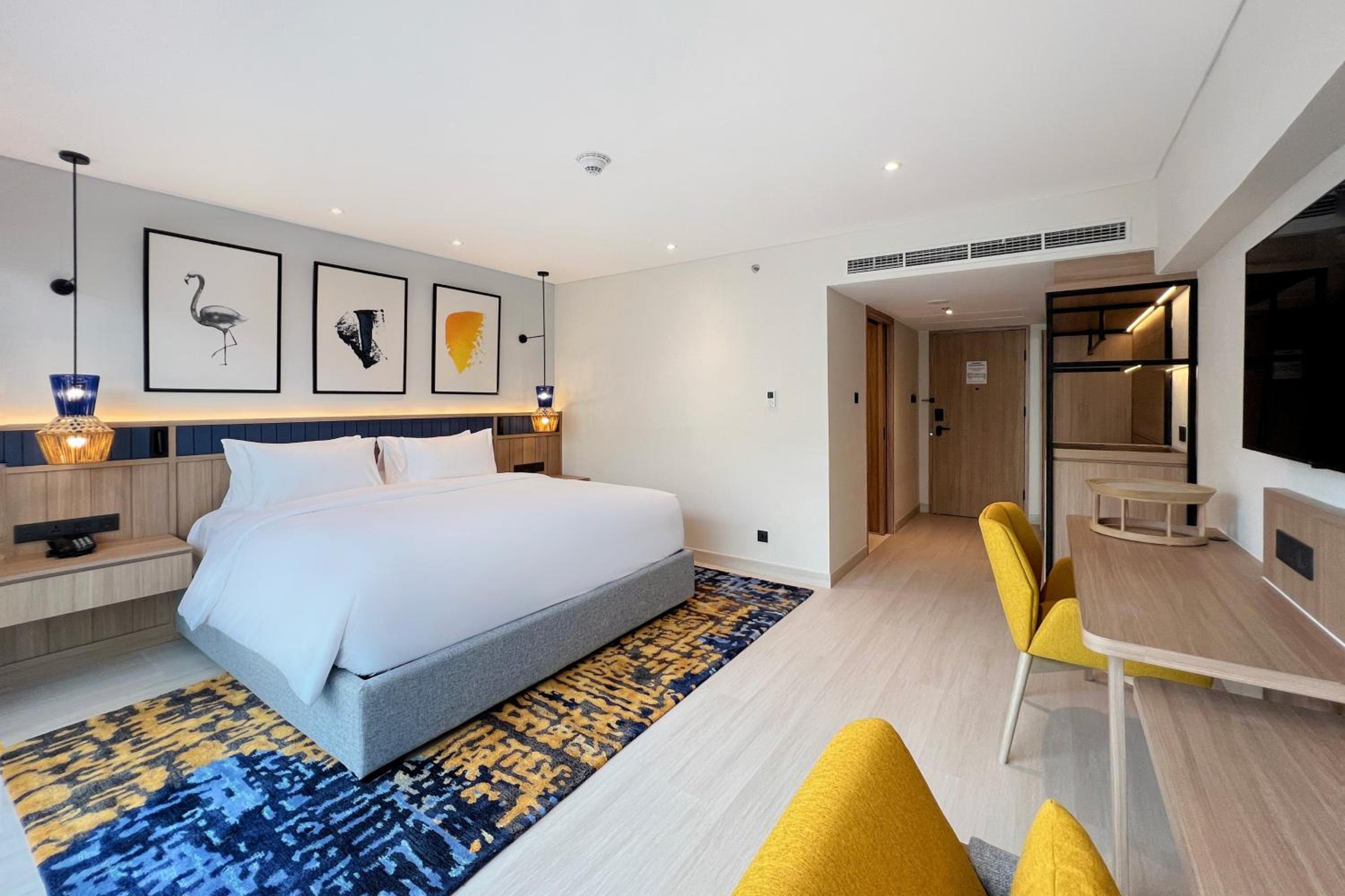 Deluxe Room - Photo 5
