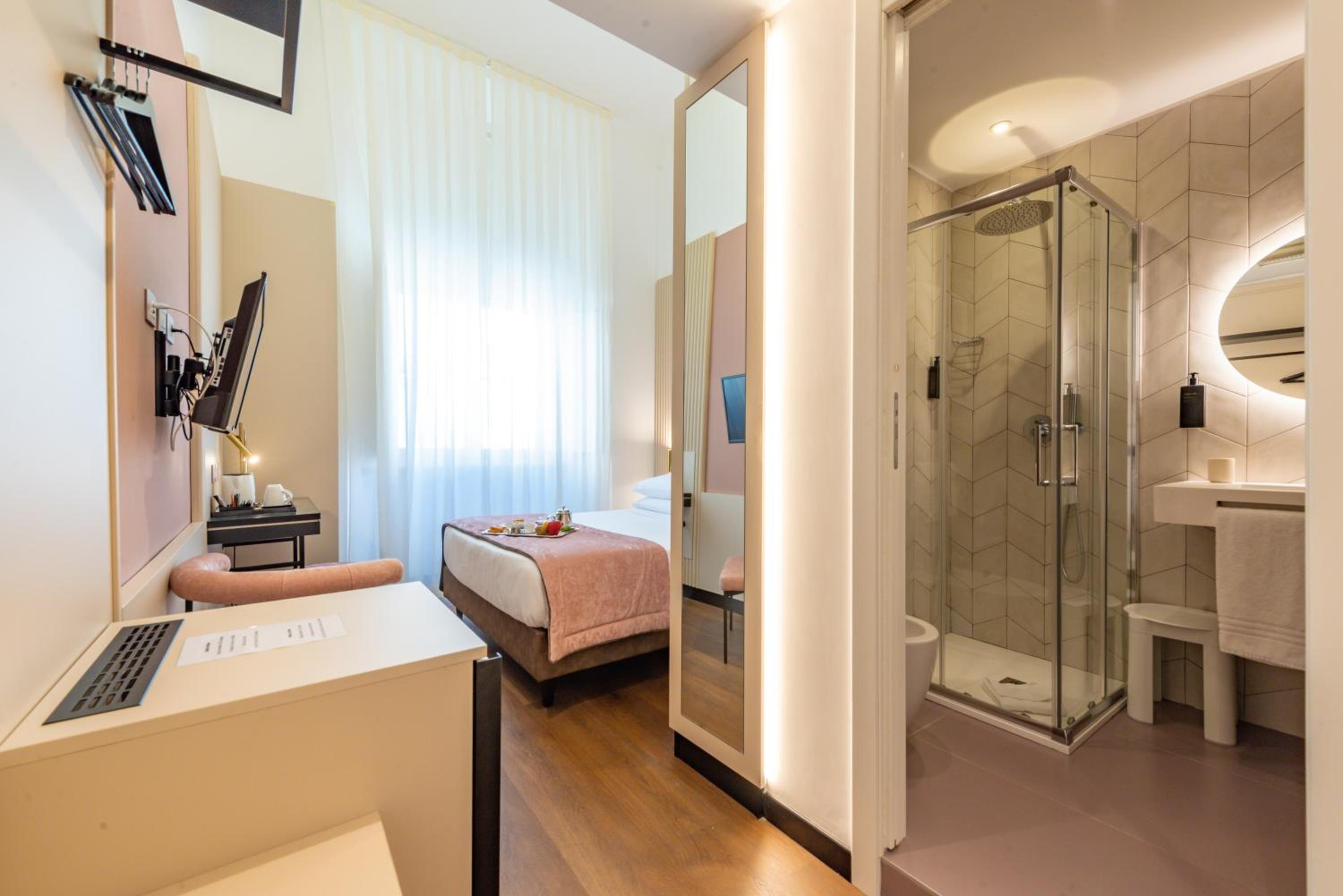 Comfort Queen Room - Non-Smoking