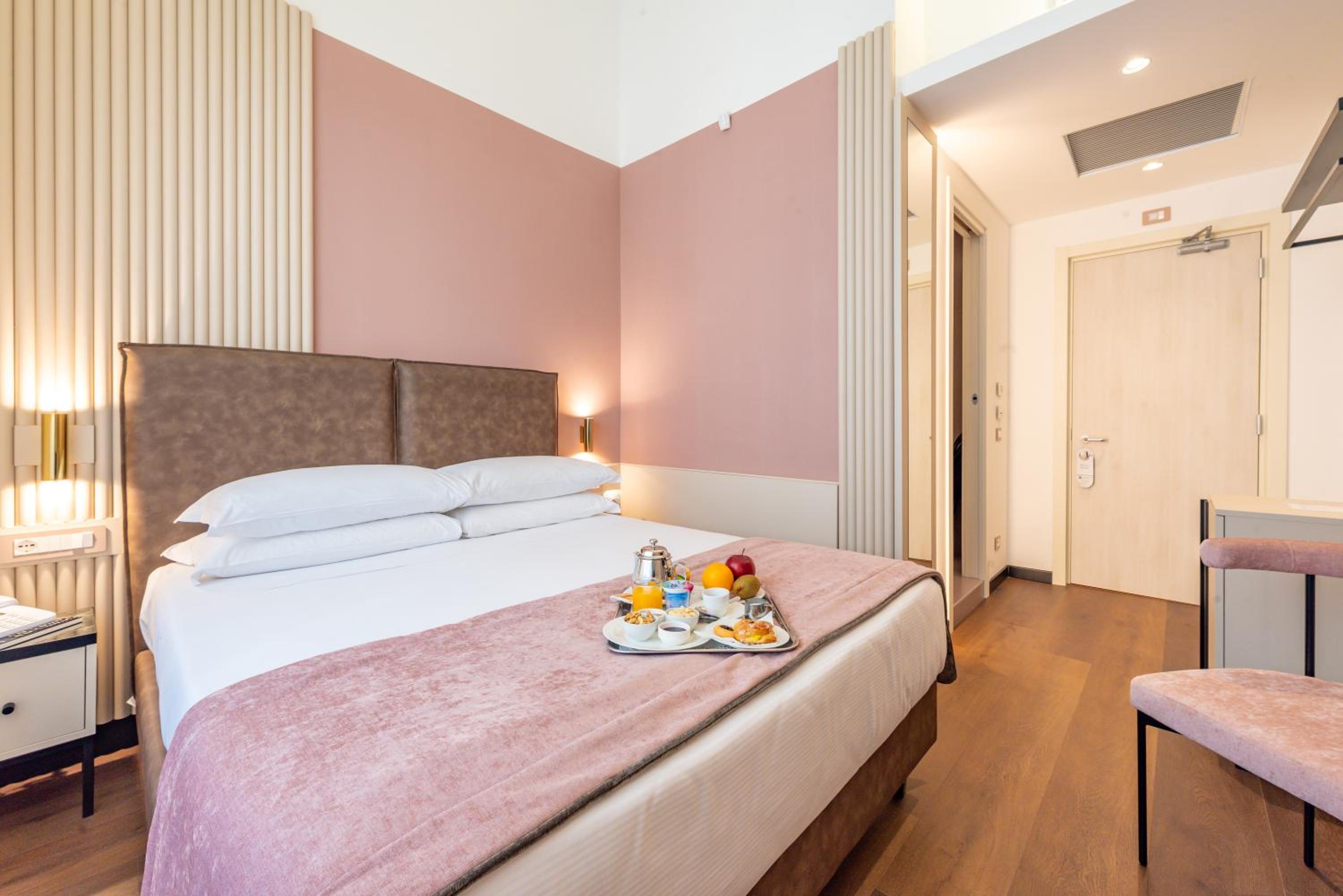 Comfort Queen Room - Non-Smoking