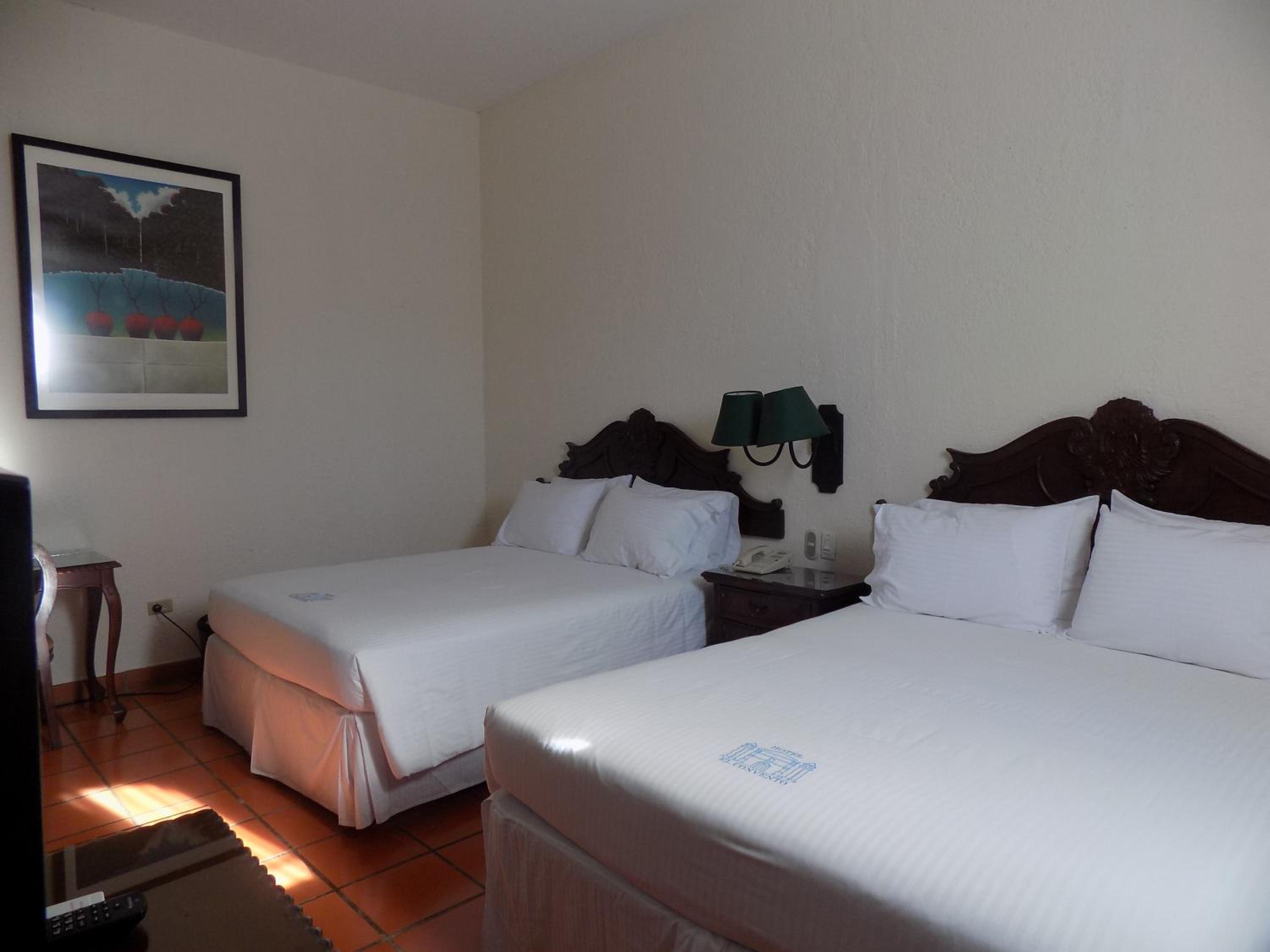 Double Room with Two Queen Beds photo 3